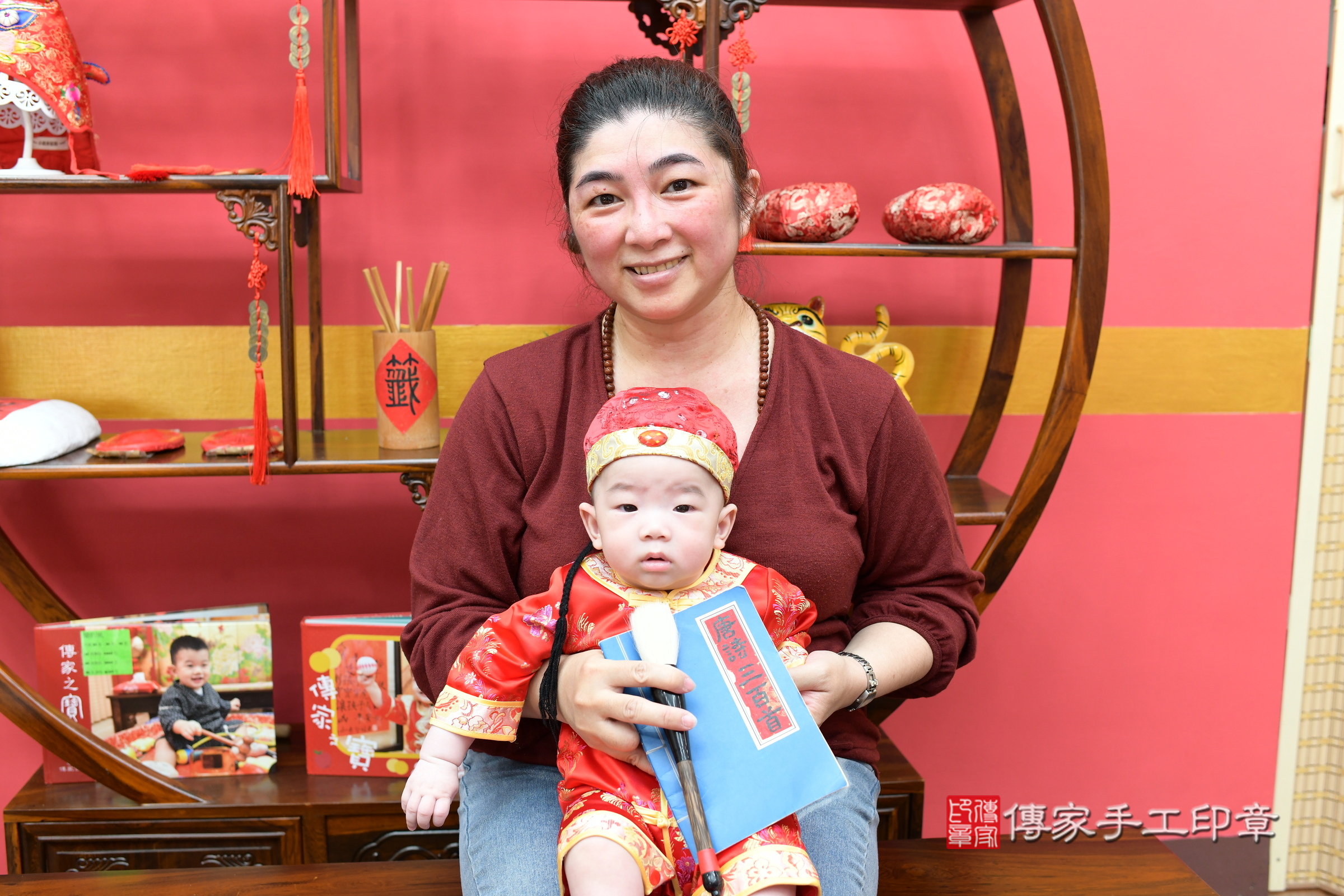 新北市永和區小翰寶寶收涎推薦：傳家新北店收涎中國風會場，嬰兒古禮收涎收口水流程儀式、收涎吉祥話、收涎餅乾、收涎拍照。收涎證書。2024.3.24，照片8