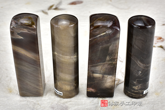 顧客滿意推薦開運臍髮印章-台中市北區-陳小姐。印章材質:全手工噴砂木化石。2024.02.28 顧客滿意推薦開運臍髮印章-台中市北區-陳小姐。印章材質:全手工噴砂木化石。2024.02.28