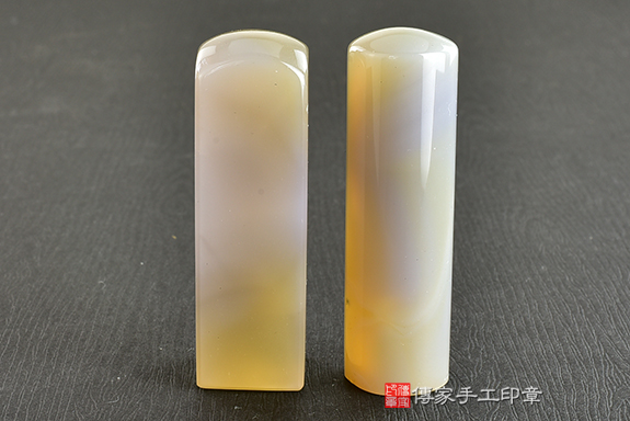 顧客滿意推薦開運臍髮印章-高雄市鳳山區-林小姐。印章材質:半手工噴砂原色瑪瑙、半手工噴砂東菱玉。2024.02.28 顧客滿意推薦開運臍髮印章-高雄市鳳山區-林小姐。印章材質:半手工噴砂原色瑪瑙、半手工噴砂東菱玉。2024.02.28