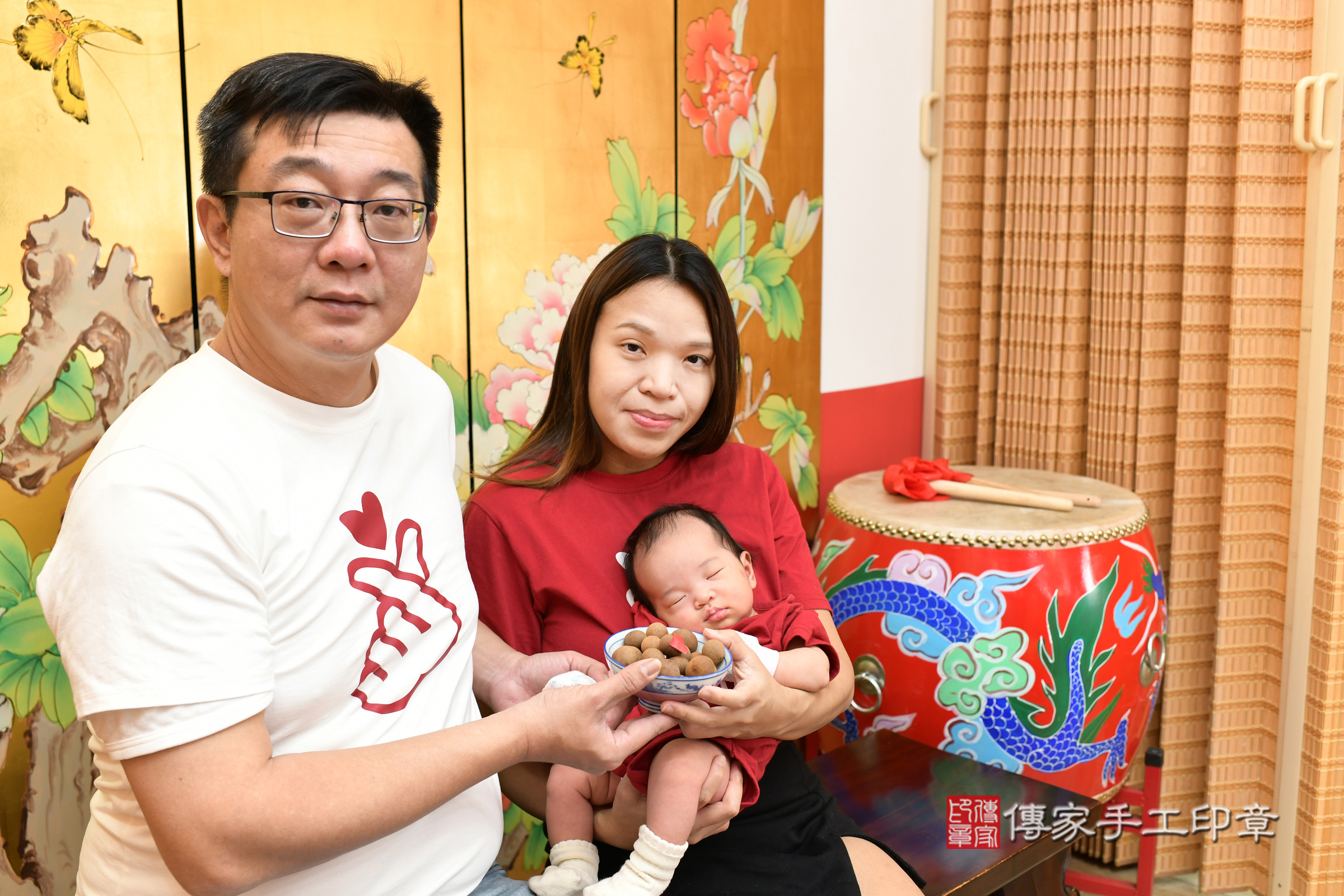 芮芮寶寶(台北市大同區嬰兒寶寶滿月剃頭理髮、嬰兒剃胎毛儀式吉祥話)。中國風會場，爸媽寶貝穿「日中韓」古裝禮服。專業拍照、證書。★購買「臍帶章、肚臍章、胎毛筆刷印章」贈送：剃頭、收涎、抓周，三選一。2024.3.23，照片12