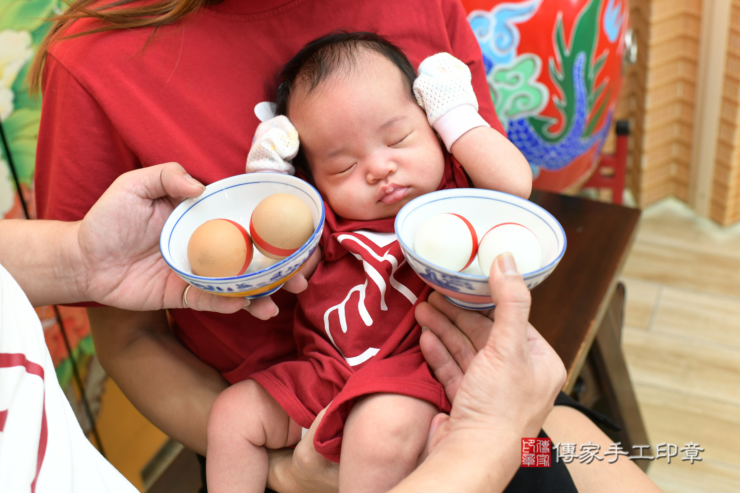 芮芮寶寶(台北市大同區嬰兒寶寶滿月剃頭理髮、嬰兒剃胎毛儀式吉祥話)。中國風會場，爸媽寶貝穿「日中韓」古裝禮服。專業拍照、證書。★購買「臍帶章、肚臍章、胎毛筆刷印章」贈送：剃頭、收涎、抓周，三選一。2024.3.23，照片7