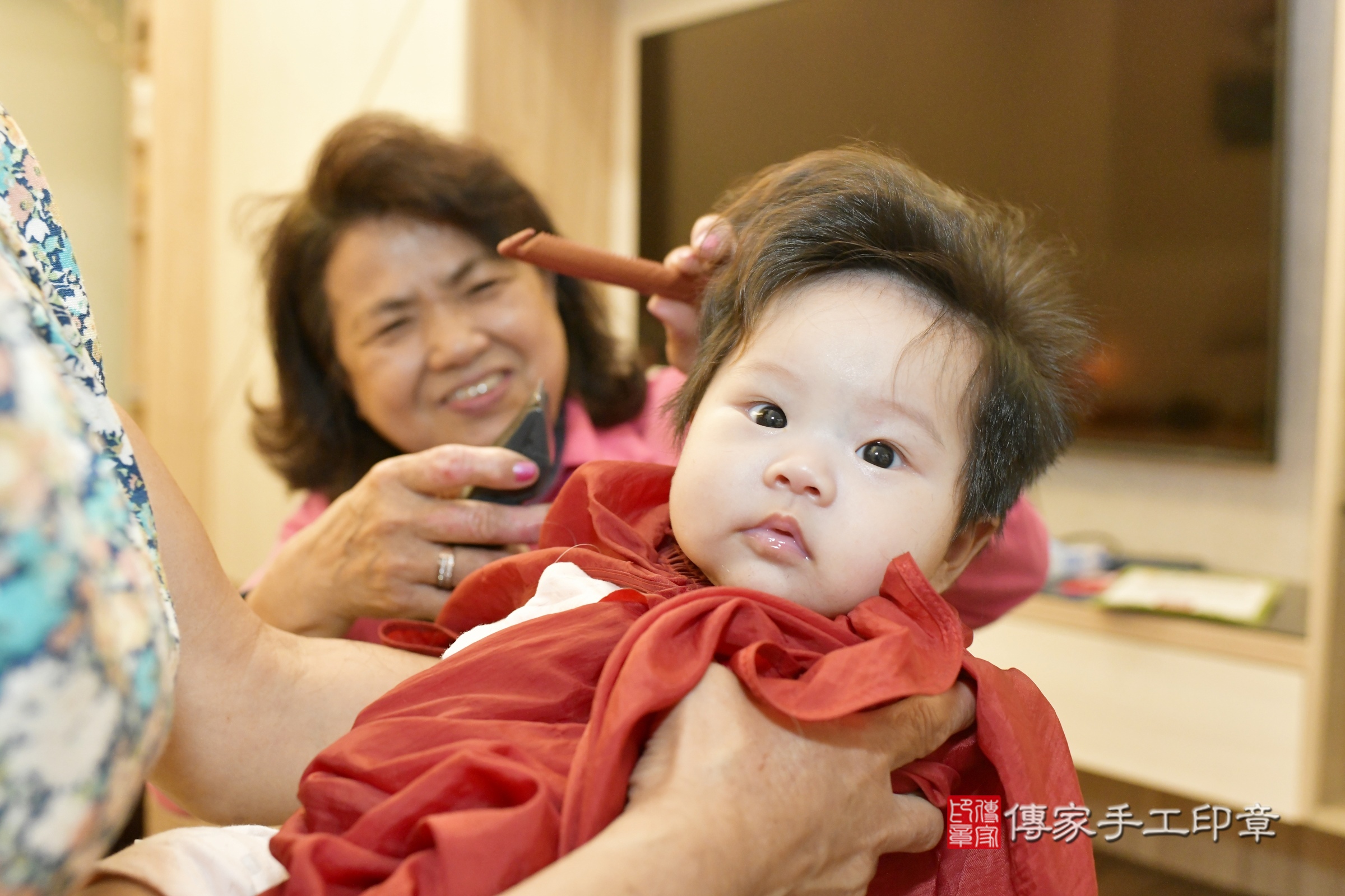 臻臻寶寶(新竹市香山區嬰兒寶寶滿月剃頭理髮、嬰兒剃胎毛儀式吉祥話)。中國風會場，爸媽寶貝穿「日中韓」古裝禮服。專業拍照、證書。★購買「臍帶章、肚臍章、胎毛筆刷印章」贈送：剃頭、收涎、抓周，三選一。2024.4.2，照片7