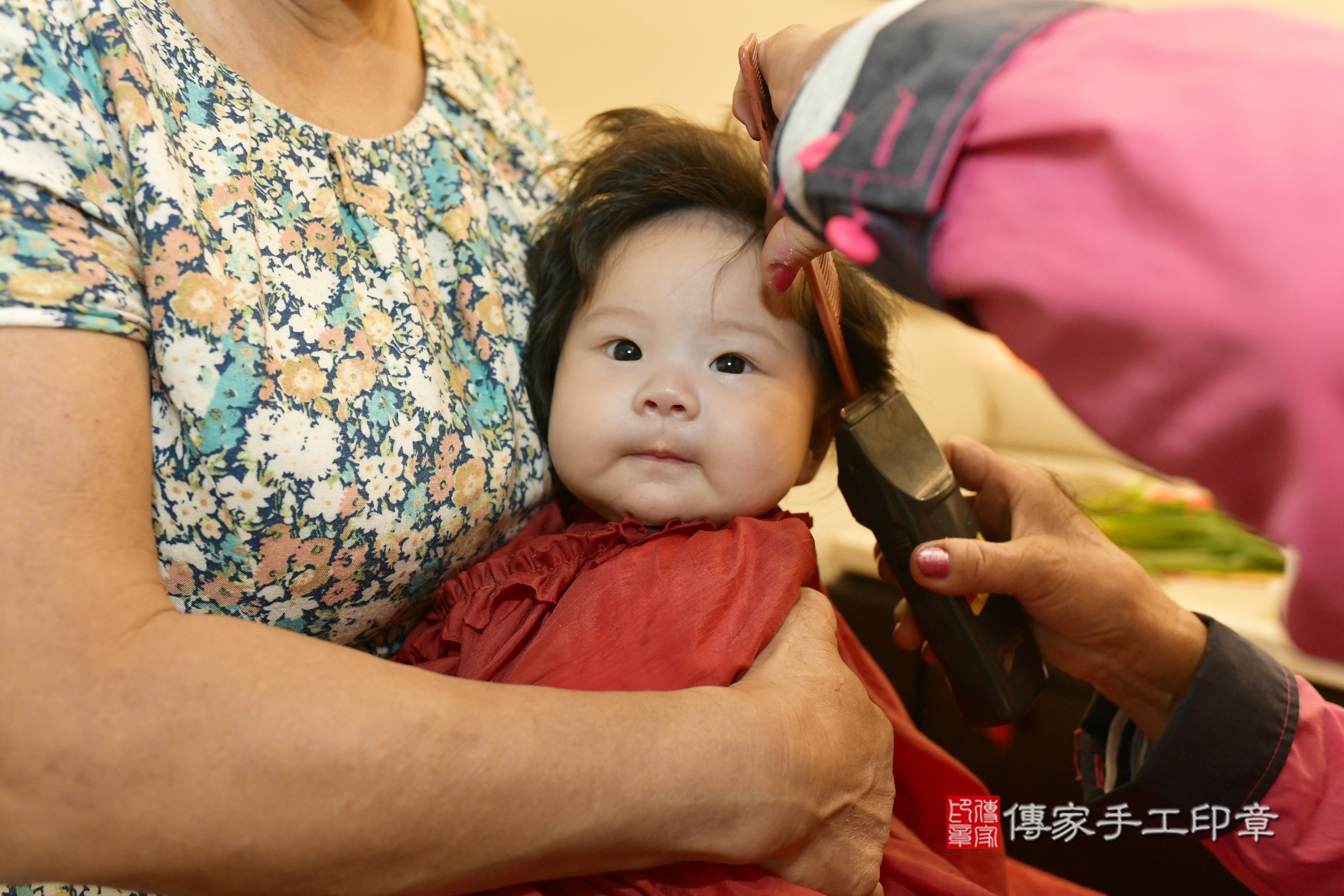 臻臻寶寶(新竹市香山區嬰兒寶寶滿月剃頭理髮、嬰兒剃胎毛儀式吉祥話)。中國風會場，爸媽寶貝穿「日中韓」古裝禮服。專業拍照、證書。★購買「臍帶章、肚臍章、胎毛筆刷印章」贈送：剃頭、收涎、抓周，三選一。2024.4.2，照片6