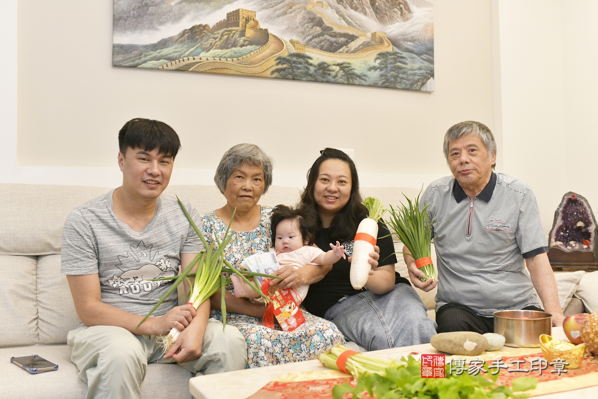 臻臻寶寶(新竹市香山區嬰兒寶寶滿月剃頭理髮、嬰兒剃胎毛儀式吉祥話)。中國風會場，爸媽寶貝穿「日中韓」古裝禮服。專業拍照、證書。★購買「臍帶章、肚臍章、胎毛筆刷印章」贈送：剃頭、收涎、抓周，三選一。2024.4.2，照片4