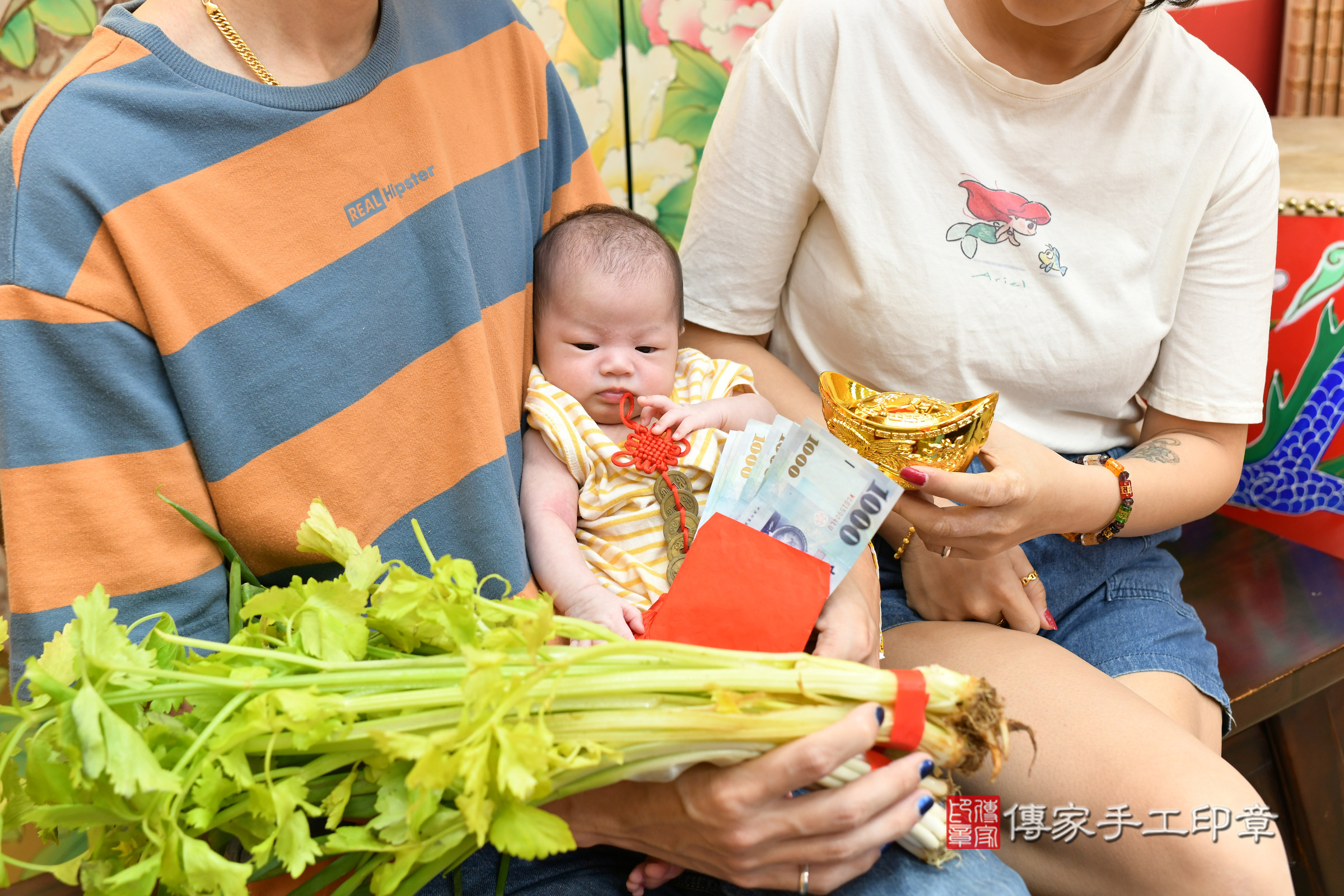 茵茵寶寶(台北市大同區嬰兒寶寶滿月剃頭理髮、嬰兒剃胎毛儀式吉祥話)。中國風會場，爸媽寶貝穿「日中韓」古裝禮服。專業拍照、證書。★購買「臍帶章、肚臍章、胎毛筆刷印章」贈送：剃頭、收涎、抓周，三選一。2024.4.2，照片14