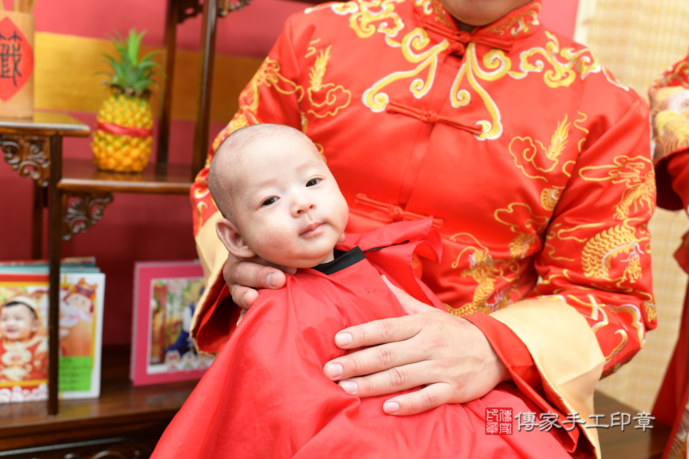 小智寶寶(新北市永和區嬰兒寶寶滿月剃頭理髮、嬰兒剃胎毛儀式吉祥話)。中國風會場，爸媽寶貝穿「日中韓」古裝禮服。專業拍照、證書。★購買「臍帶章、肚臍章、胎毛筆刷印章」贈送：剃頭、收涎、抓周，三選一。2024.3.30，照片19