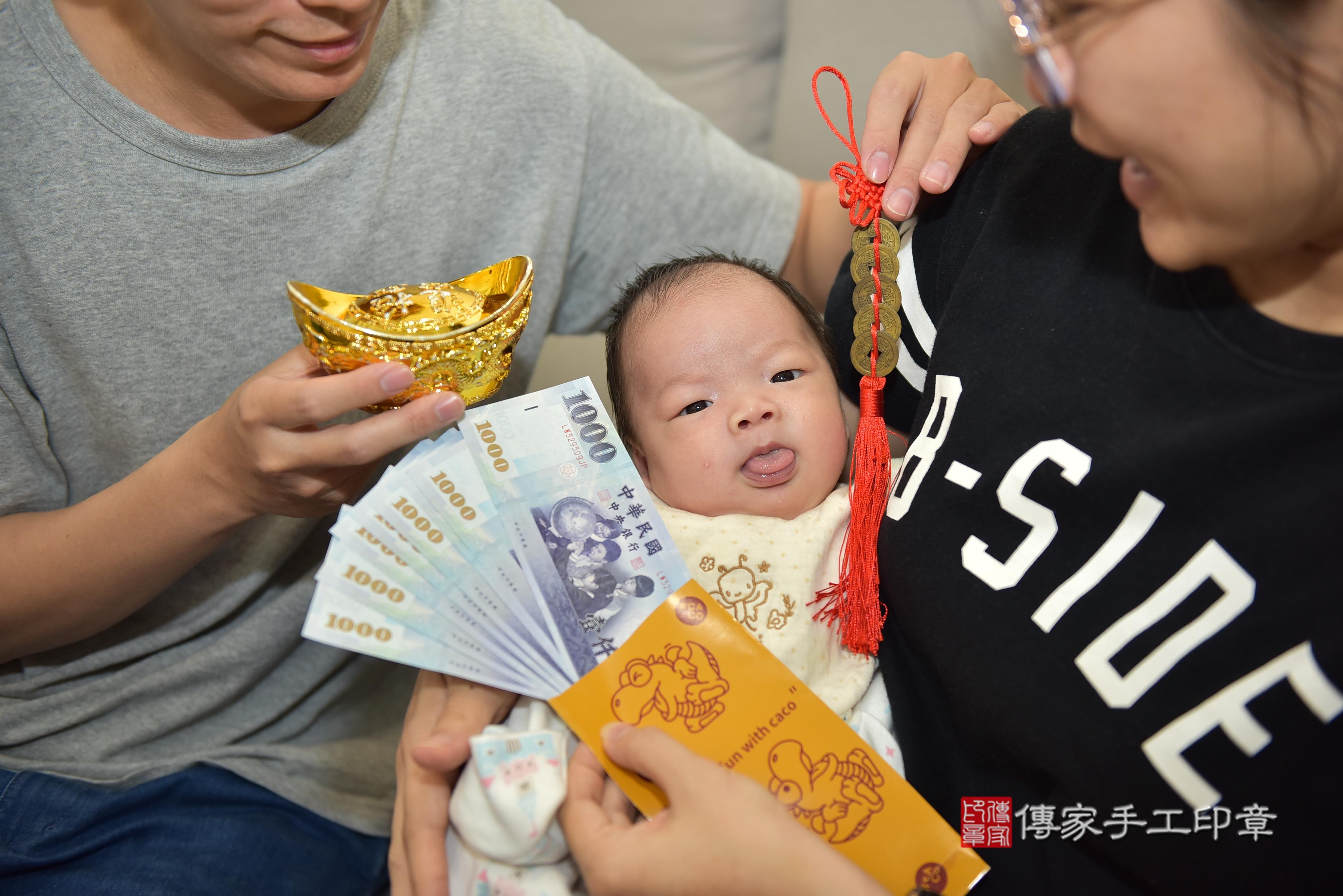 傳家手工印章高雄店、抓周、度脺、中國風會場、傳家嬰兒古禮、吉祥話、抓周道具物品24種、拍照。抓周證書。寶寶抓周、滿周歲、生日快樂、祝福