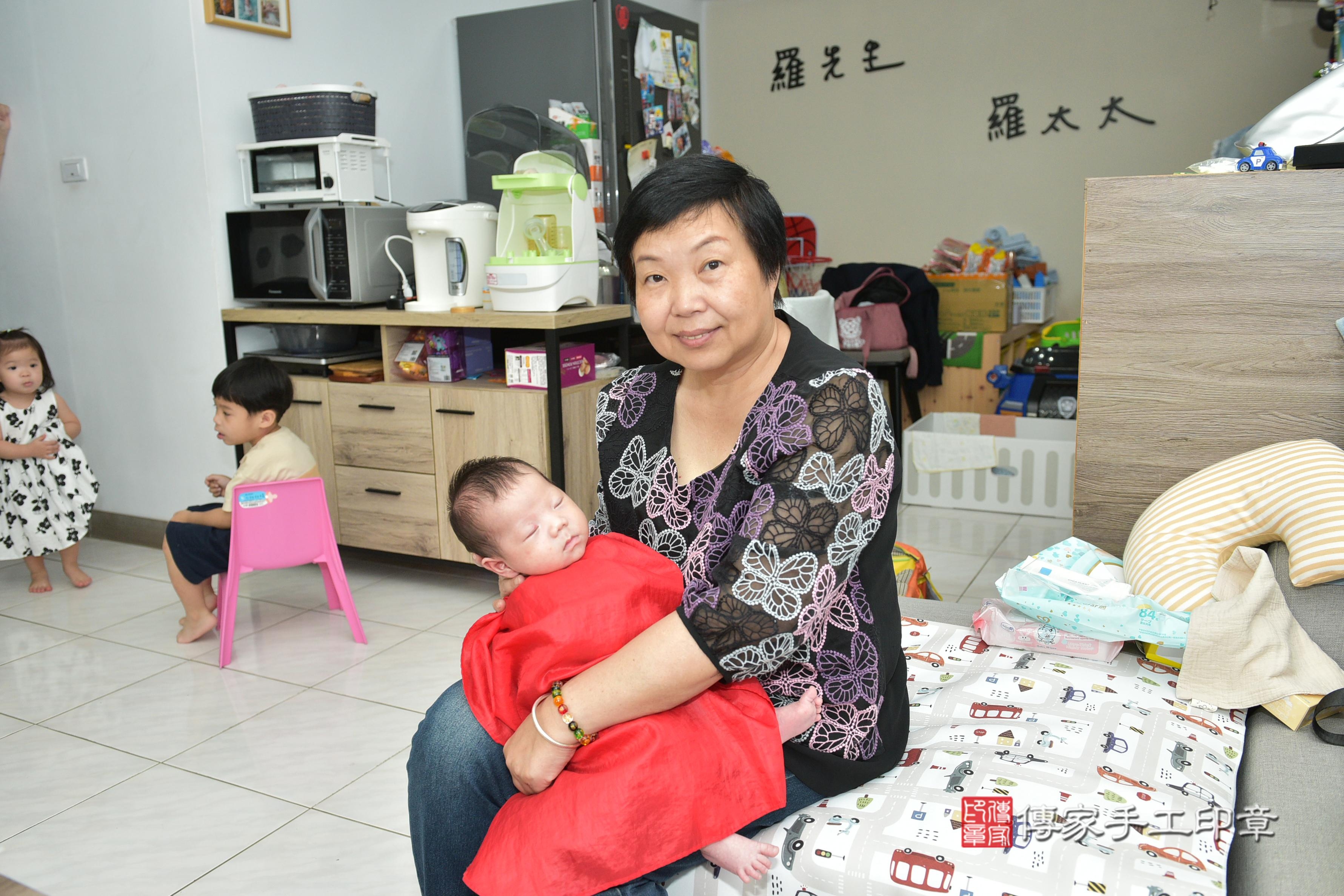 傳家手工印章桃園店、抓周、度脺、中國風會場、傳家嬰兒古禮、吉祥話、抓周道具物品24種、拍照。抓周證書。寶寶抓周、滿周歲、生日快樂、祝福