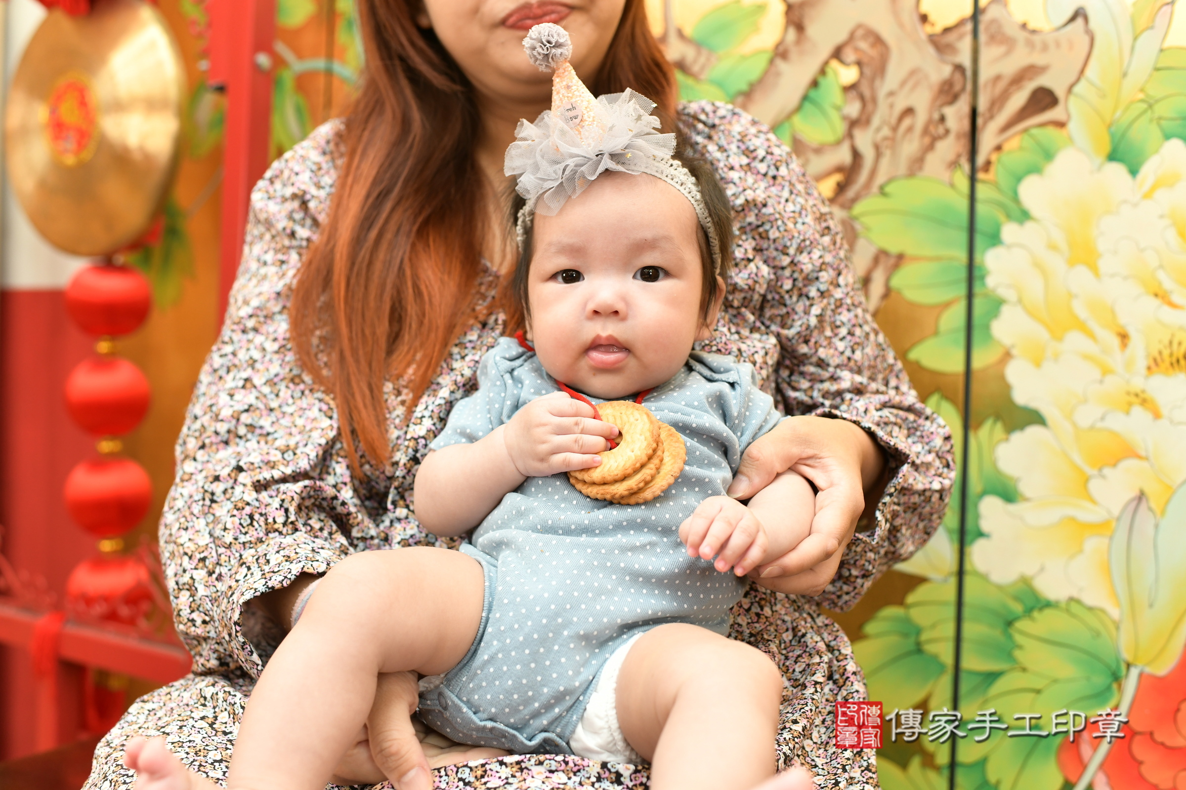 台北市大同區妮妮寶寶收涎推薦：傳家台北店收涎中國風會場，嬰兒古禮收涎收口水流程儀式、收涎吉祥話、收涎餅乾、收涎拍照。收涎證書。2024.5.2，照片11