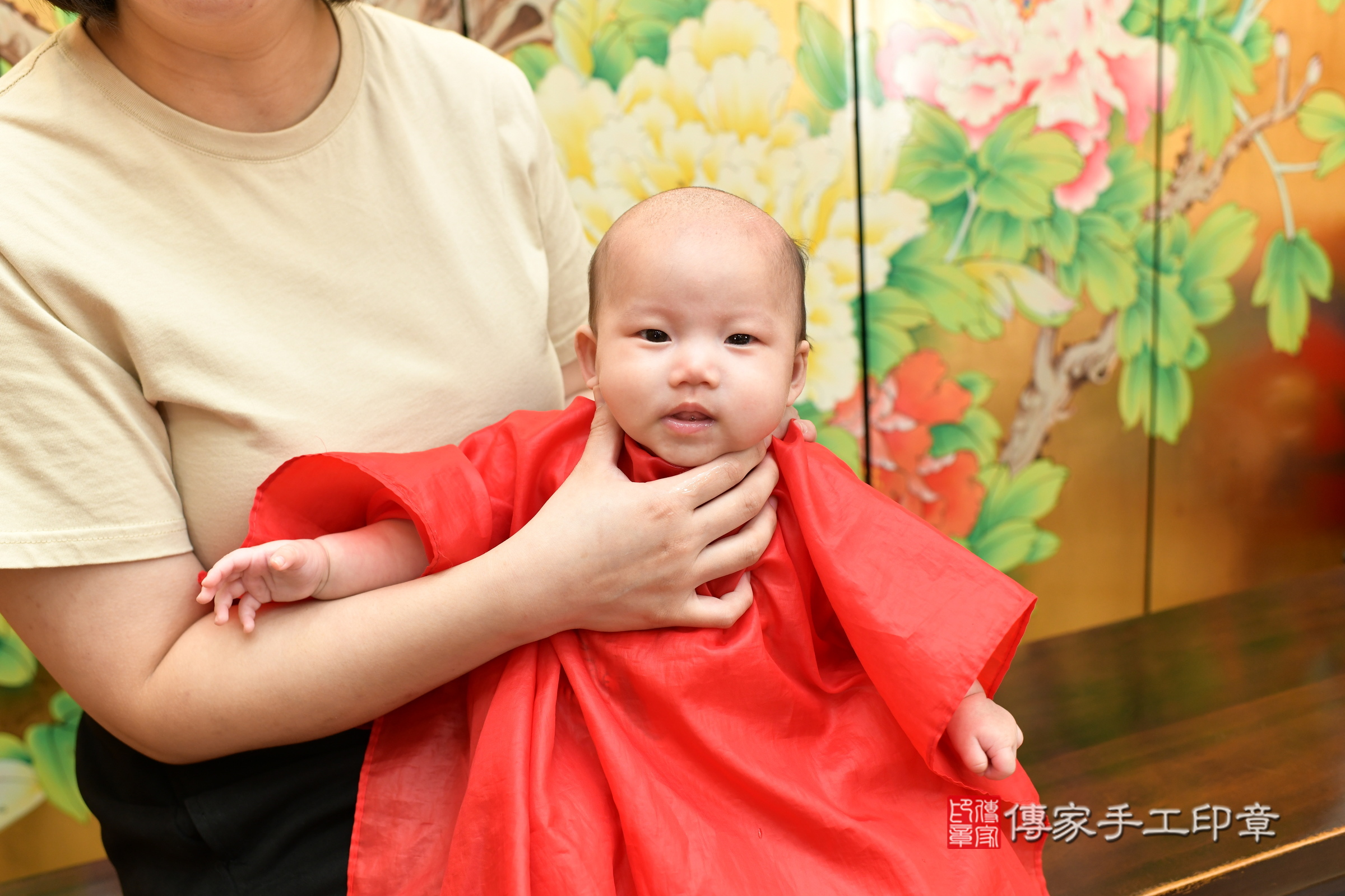 小芯寶寶(新北市永和區嬰兒寶寶滿月剃頭理髮、嬰兒剃胎毛儀式吉祥話)。中國風會場，爸媽寶貝穿「日中韓」古裝禮服。專業拍照、證書。★購買「臍帶章、肚臍章、胎毛筆刷印章」贈送：剃頭、收涎、抓周，三選一。2024.5.11，照片13