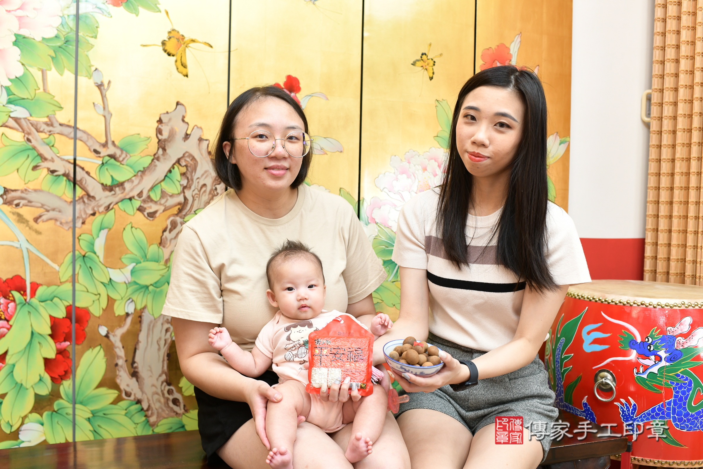 小芯寶寶(新北市永和區嬰兒寶寶滿月剃頭理髮、嬰兒剃胎毛儀式吉祥話)。中國風會場，爸媽寶貝穿「日中韓」古裝禮服。專業拍照、證書。★購買「臍帶章、肚臍章、胎毛筆刷印章」贈送：剃頭、收涎、抓周，三選一。2024.5.11，照片9