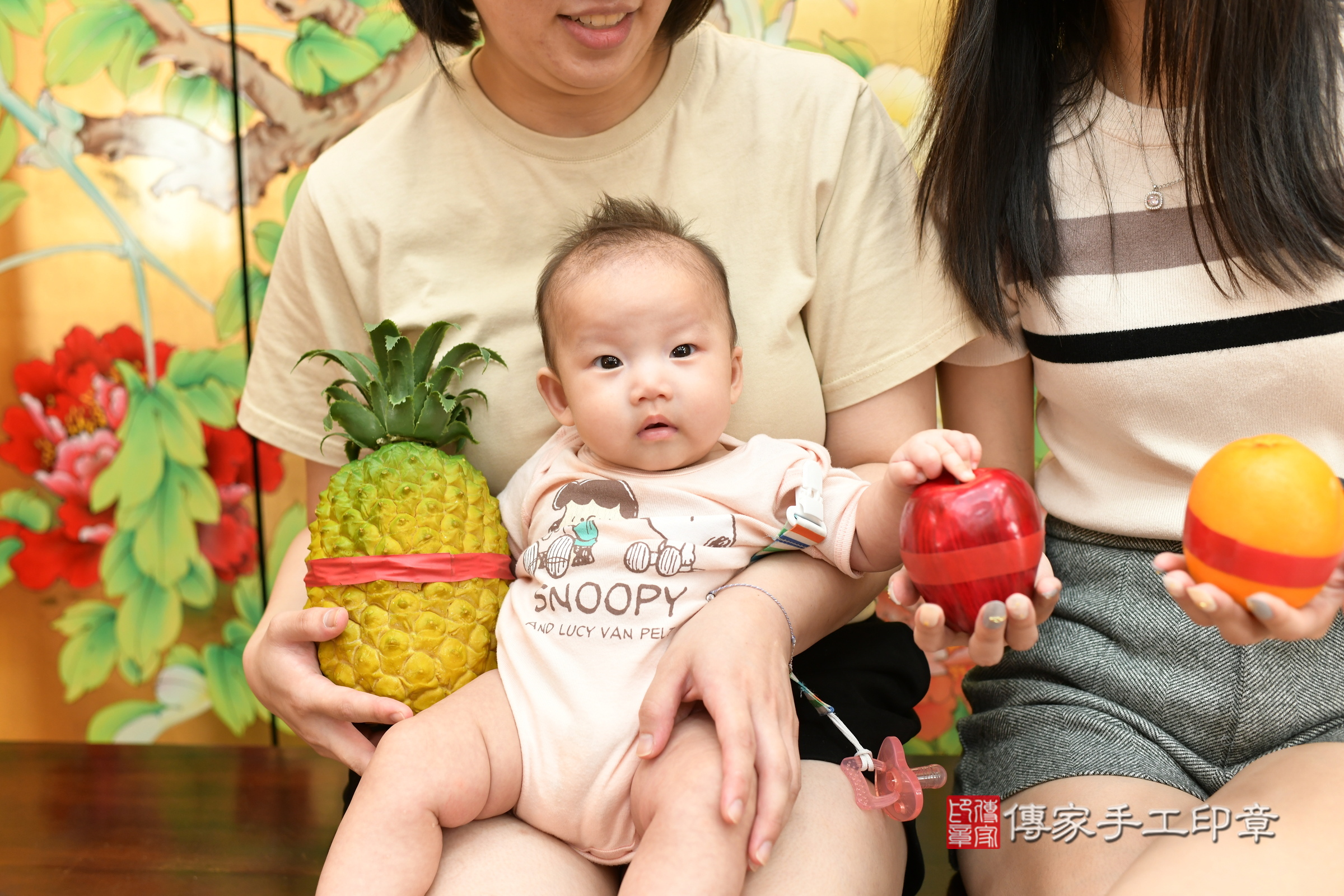小芯寶寶(新北市永和區嬰兒寶寶滿月剃頭理髮、嬰兒剃胎毛儀式吉祥話)。中國風會場，爸媽寶貝穿「日中韓」古裝禮服。專業拍照、證書。★購買「臍帶章、肚臍章、胎毛筆刷印章」贈送：剃頭、收涎、抓周，三選一。2024.5.11，照片6