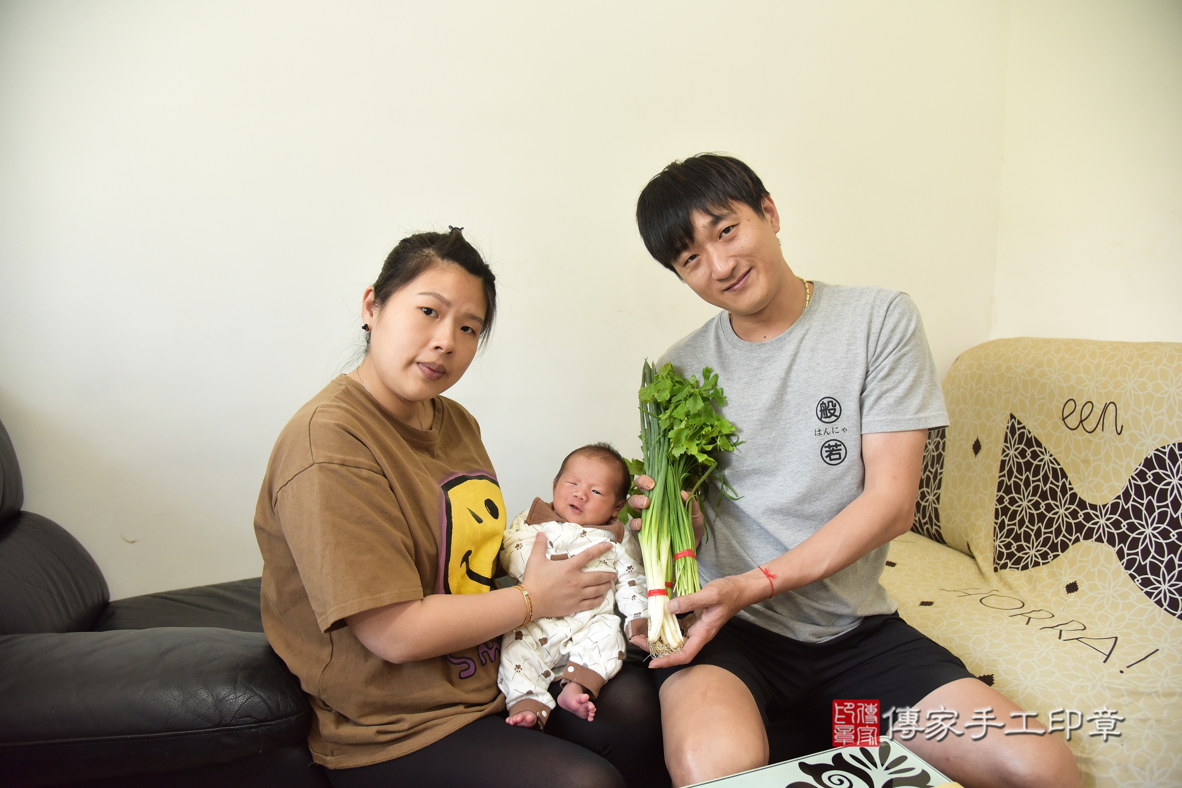 諺諺寶寶(新北市汐止區到府嬰兒諺諺寶寶滿月剃頭理髮、到府嬰兒剃胎毛儀式吉祥話)。到府剃頭剃胎毛主持、專業拍照、證書。★購買「臍帶章、肚臍章、胎毛筆刷印章」贈送：剃頭、收涎、抓周，三選一。2024.5.16，照片9