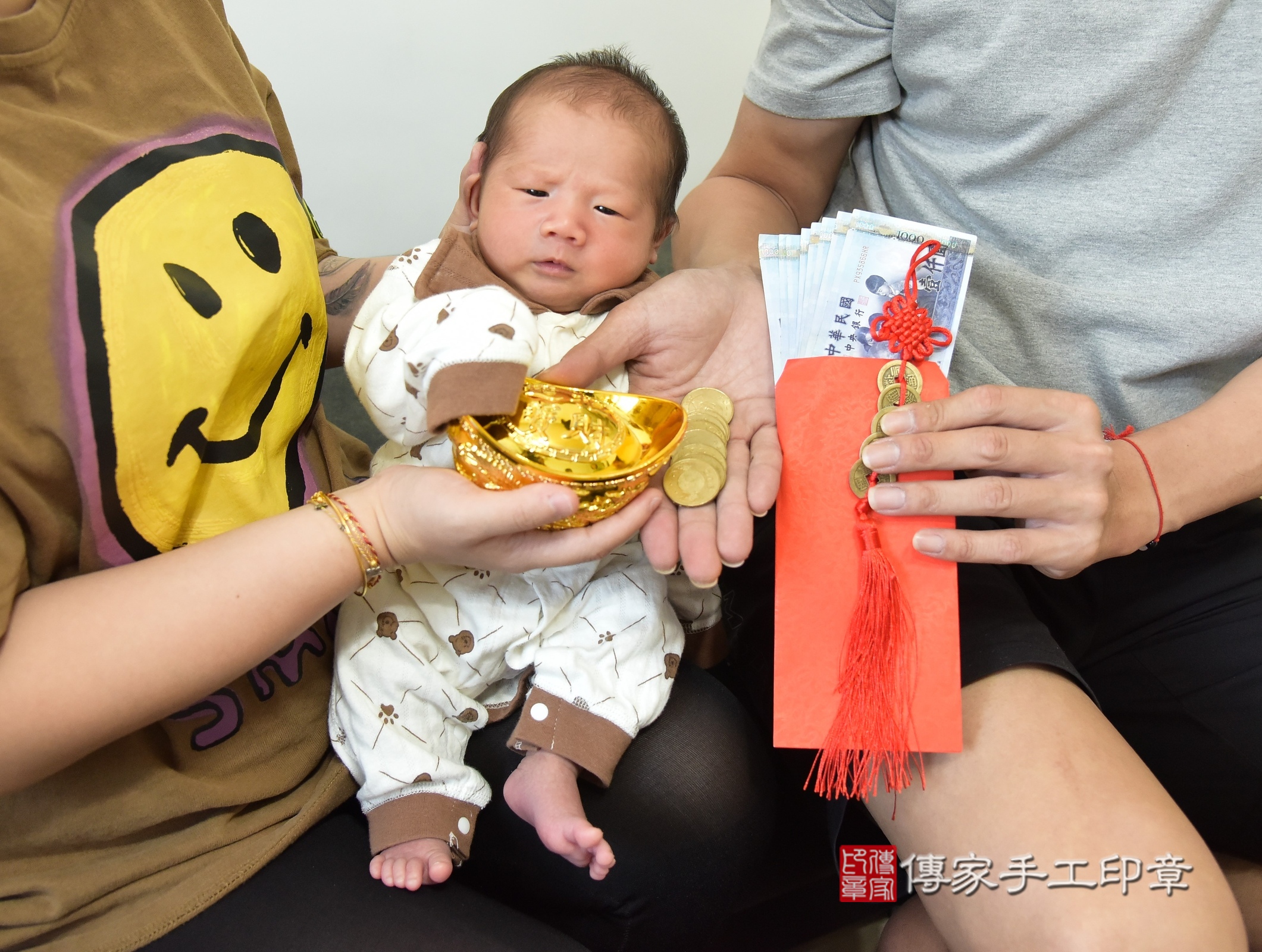 諺諺寶寶(新北市汐止區到府嬰兒諺諺寶寶滿月剃頭理髮、到府嬰兒剃胎毛儀式吉祥話)。到府剃頭剃胎毛主持、專業拍照、證書。★購買「臍帶章、肚臍章、胎毛筆刷印章」贈送：剃頭、收涎、抓周，三選一。2024.5.16，照片11