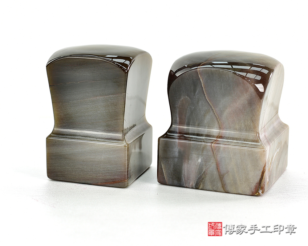 黑色木化石大型官廟章 (尺寸1.3-2.2吋) 黑色木化石大型官廟章 (尺寸1.3-2.2吋)