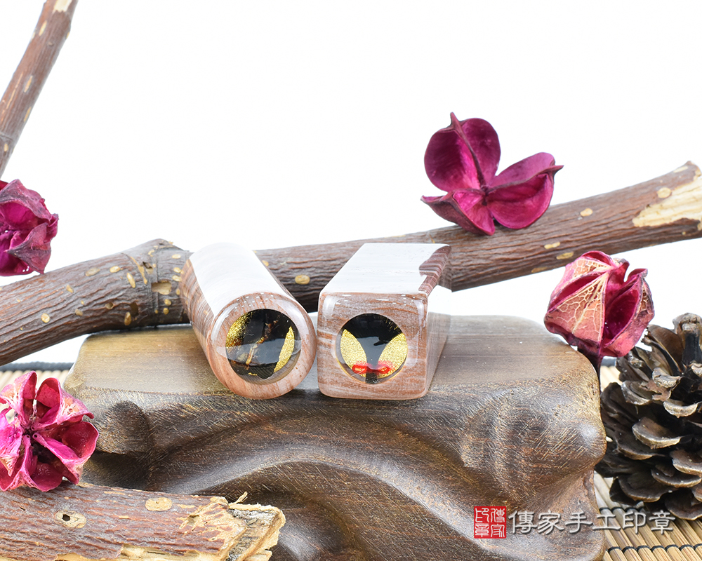 像海浪紋路的木化石臍髮印章(傳家手工印章新北店113.5.16) 像海浪紋路的木化石臍髮印章(傳家手工印章新北店113.5.16)