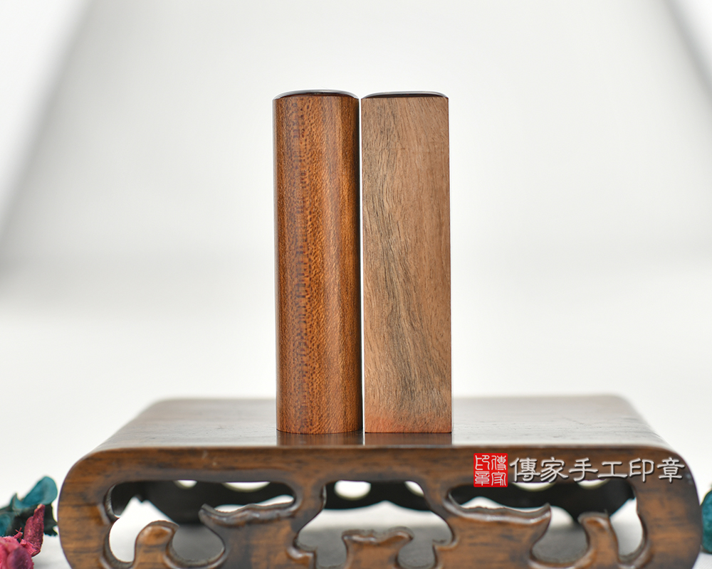 ♥♡爸爸媽媽愛的禮物♡♥ 玫瑰黑檀木、紅雪檀木臍髮印章、臍帶章、胎毛章、發財章 傳家手工印章台中店2024.05.26 ♥♡爸爸媽媽愛的禮物♡♥ 玫瑰黑檀木、紅雪檀木臍髮印章、臍帶章、胎毛章、發財章 傳家手工印章台中店2024.05.26