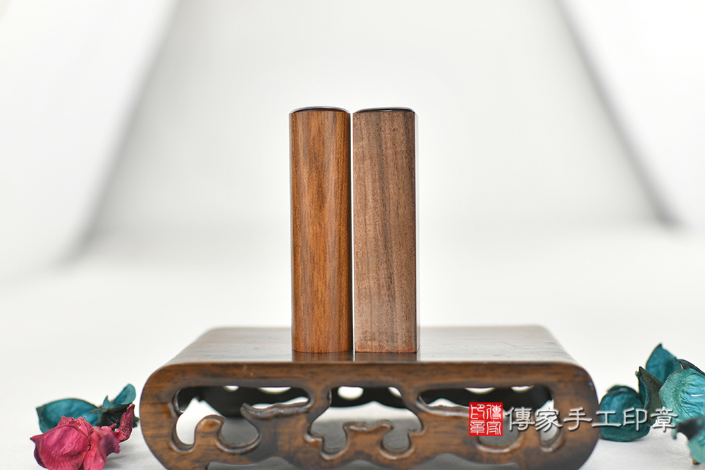 ♥♡爸爸媽媽愛的禮物♡♥ 玫瑰黑檀木、紅雪檀木臍髮印章、臍帶章、胎毛章、發財章 傳家手工印章台中店2024.05.26 ♥♡爸爸媽媽愛的禮物♡♥ 玫瑰黑檀木、紅雪檀木臍髮印章、臍帶章、胎毛章、發財章 傳家手工印章台中店2024.05.26