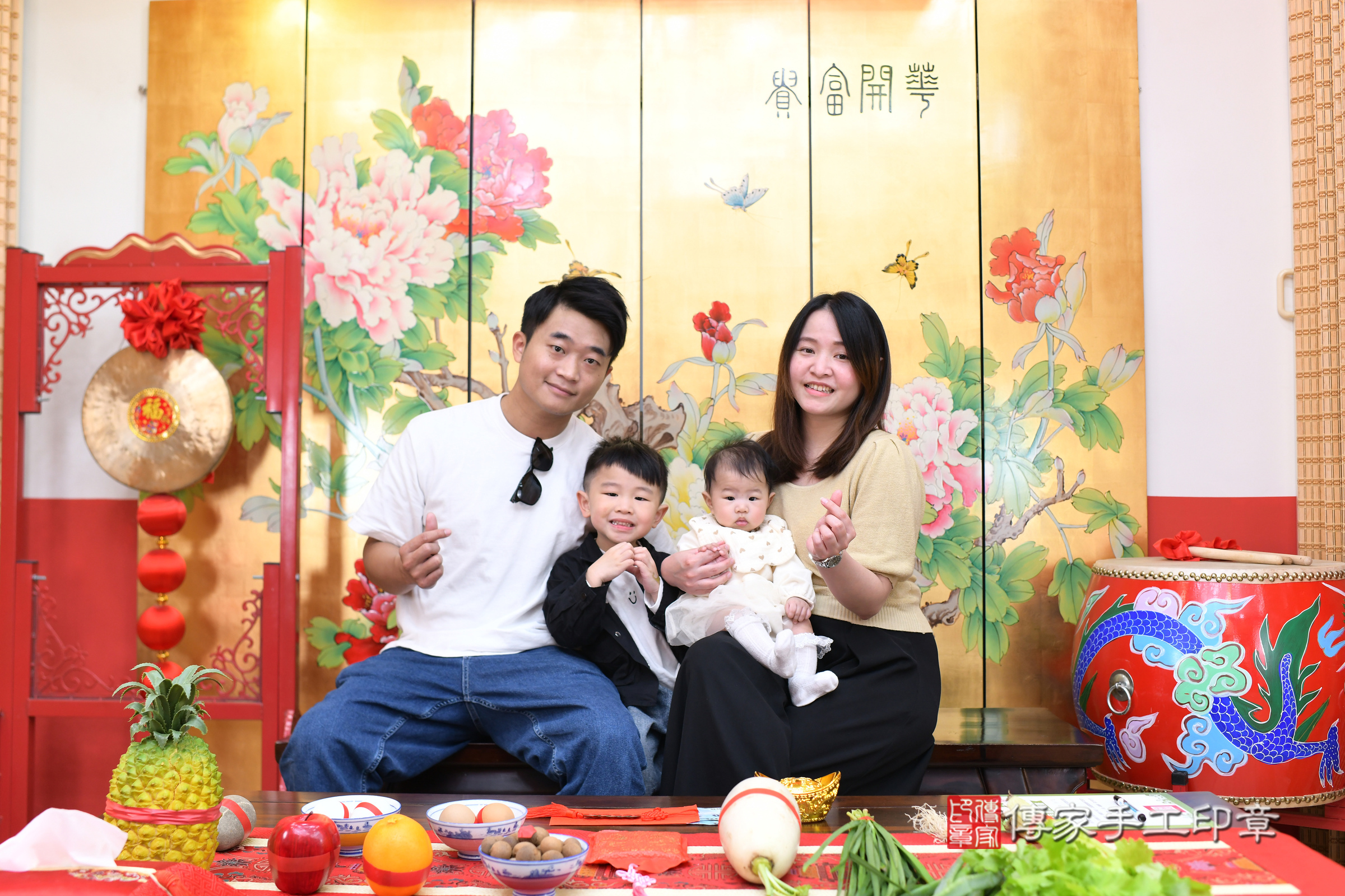 之之寶寶(台北市大同區嬰兒寶寶滿月剃頭理髮、嬰兒剃胎毛儀式吉祥話)。中國風會場，爸媽寶貝穿「日中韓」古裝禮服。專業拍照、證書。★購買「臍帶章、肚臍章、胎毛筆刷印章」贈送：剃頭、收涎、抓周，三選一。2024.2.18，照片2
