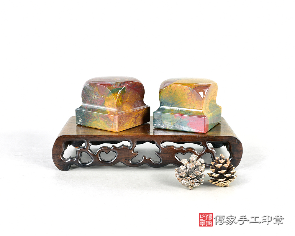 頂級巴西水草玉(紅黃綠三彩):廟章、神明印章、大印章 頂級巴西水草玉(紅黃綠三彩):廟章、神明印章、大印章