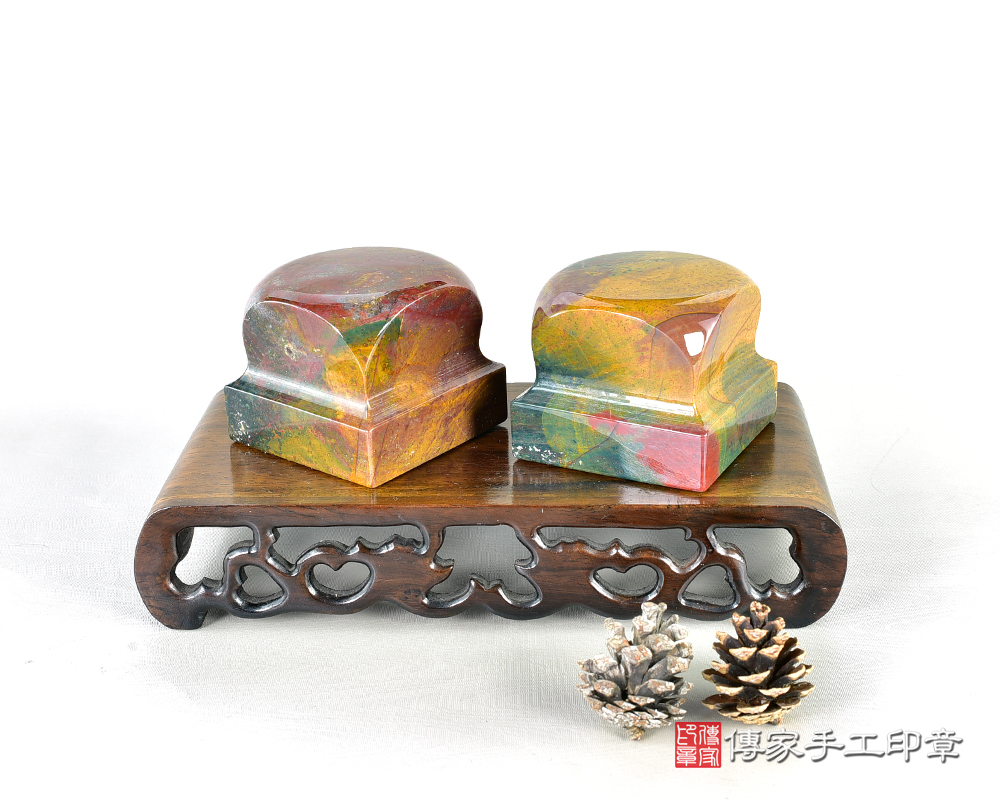 頂級巴西水草玉(紅黃綠三彩):廟章、神明印章、大印章 頂級巴西水草玉(紅黃綠三彩):廟章、神明印章、大印章