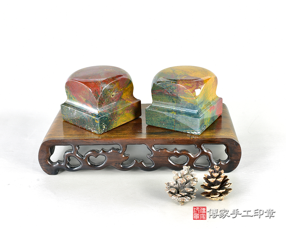 頂級巴西水草玉(紅黃綠三彩):廟章、神明印章、大印章 頂級巴西水草玉(紅黃綠三彩):廟章、神明印章、大印章