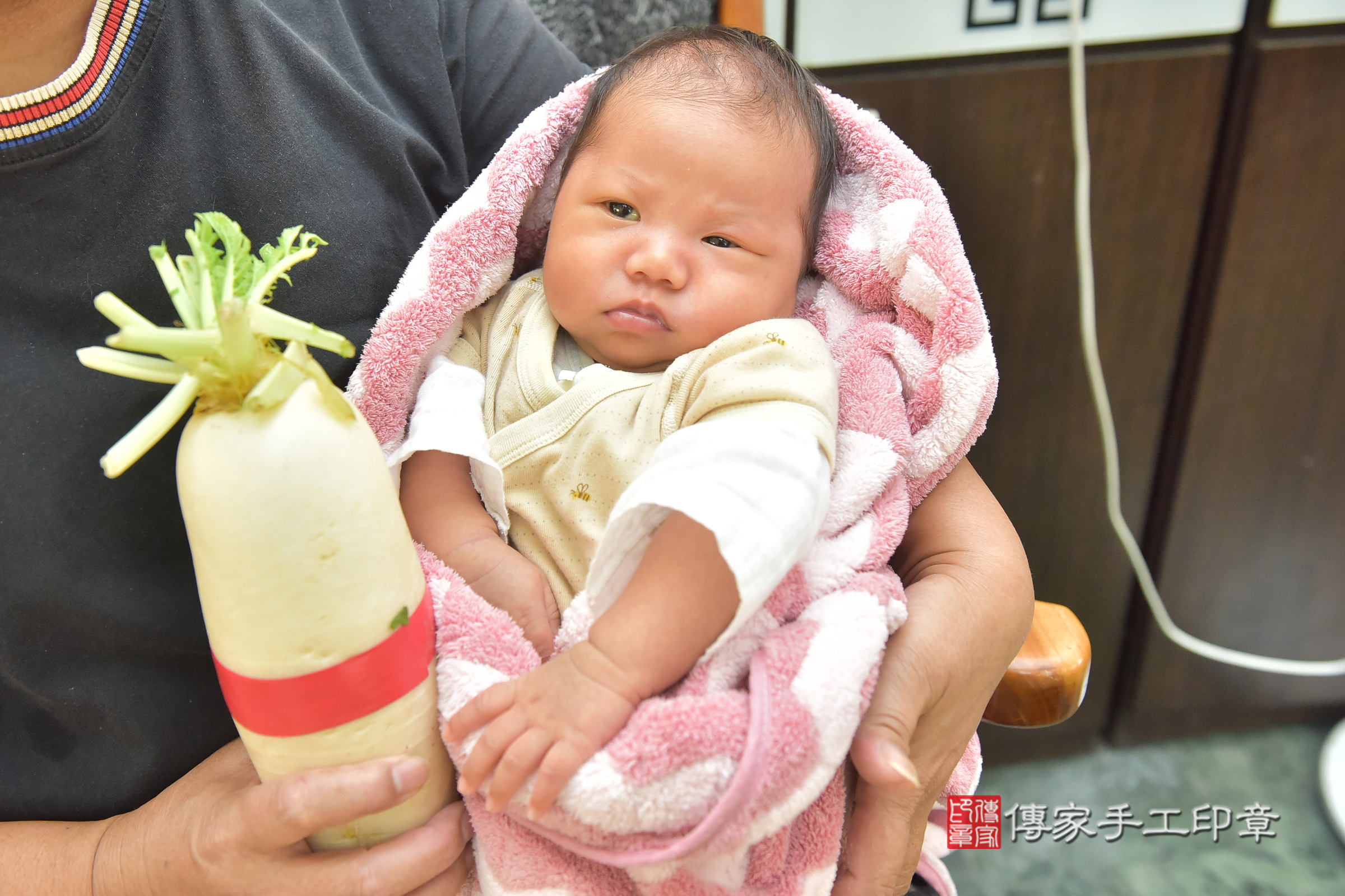 瑞瑞寶寶(彰化縣和美鎮到府嬰兒瑞瑞寶寶滿月剃頭理髮、到府嬰兒剃胎毛儀式吉祥話)。到府剃頭剃胎毛主持、專業拍照、證書。★購買「臍帶章、肚臍章、胎毛筆刷印章」贈送：剃頭、收涎、抓周，三選一。2024.5.16，照片6
