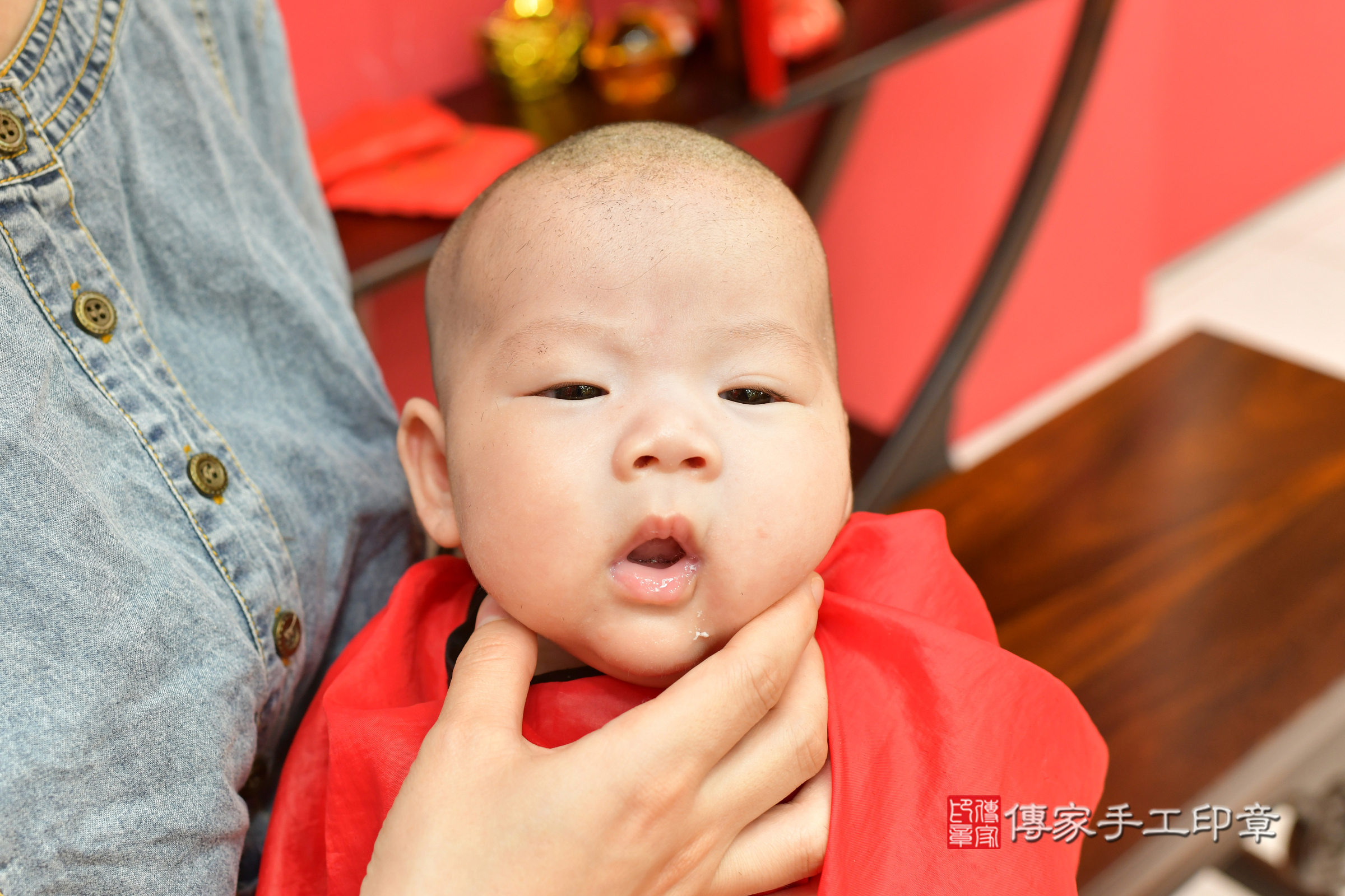 小錂寶寶(台中市北區嬰兒寶寶滿月剃頭理髮、嬰兒剃胎毛儀式吉祥話)。中國風會場，爸媽寶貝穿「日中韓」古裝禮服。專業拍照、證書。★購買「臍帶章、肚臍章、胎毛筆刷印章」贈送：剃頭、收涎、抓周，三選一。2024.5.19，照片11