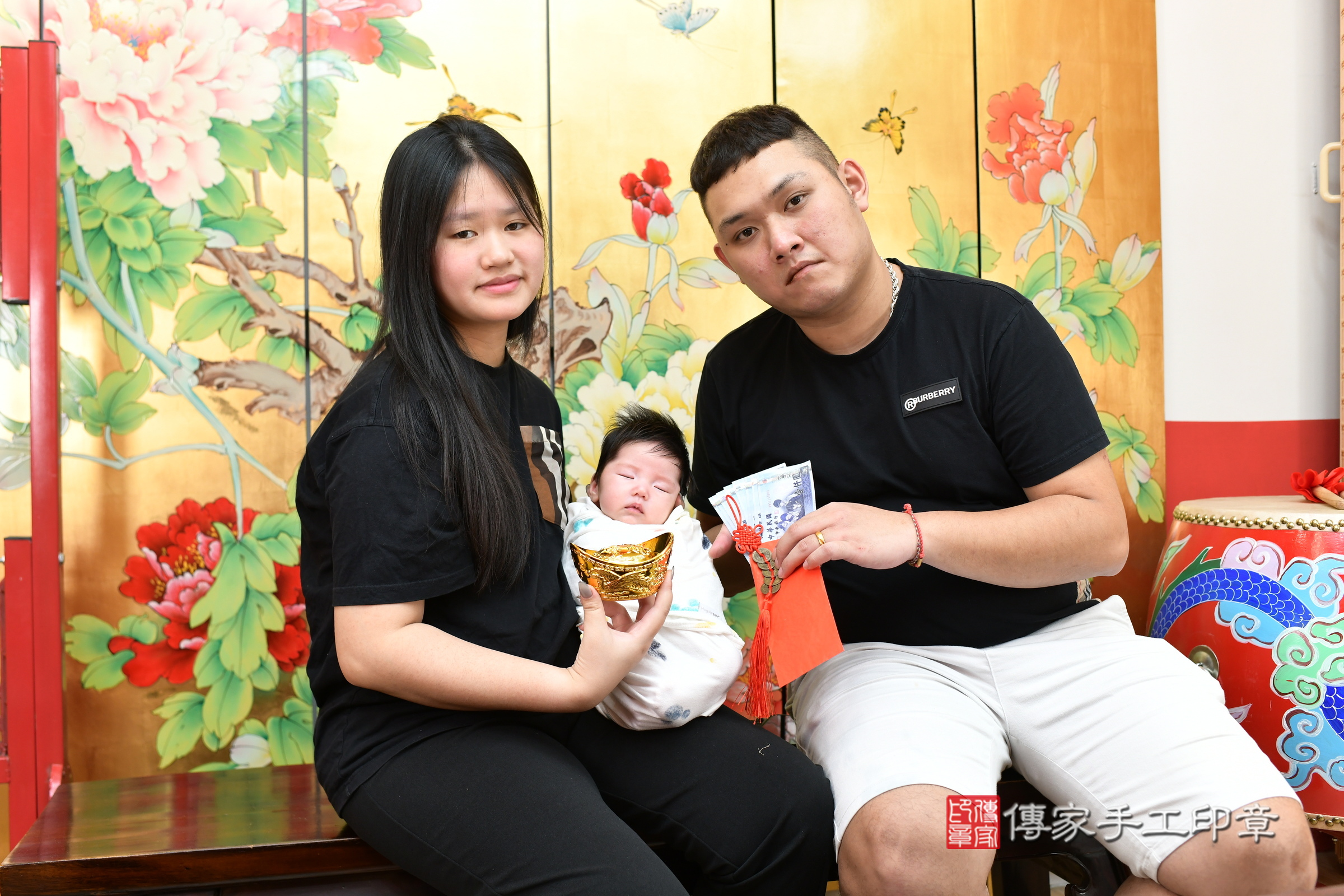 萱萱寶寶(台北市大同區嬰兒寶寶滿月剃頭理髮、嬰兒剃胎毛儀式吉祥話)。中國風會場，爸媽寶貝穿「日中韓」古裝禮服。專業拍照、證書。★購買「臍帶章、肚臍章、胎毛筆刷印章」贈送：剃頭、收涎、抓周，三選一。2024.6.14，照片10