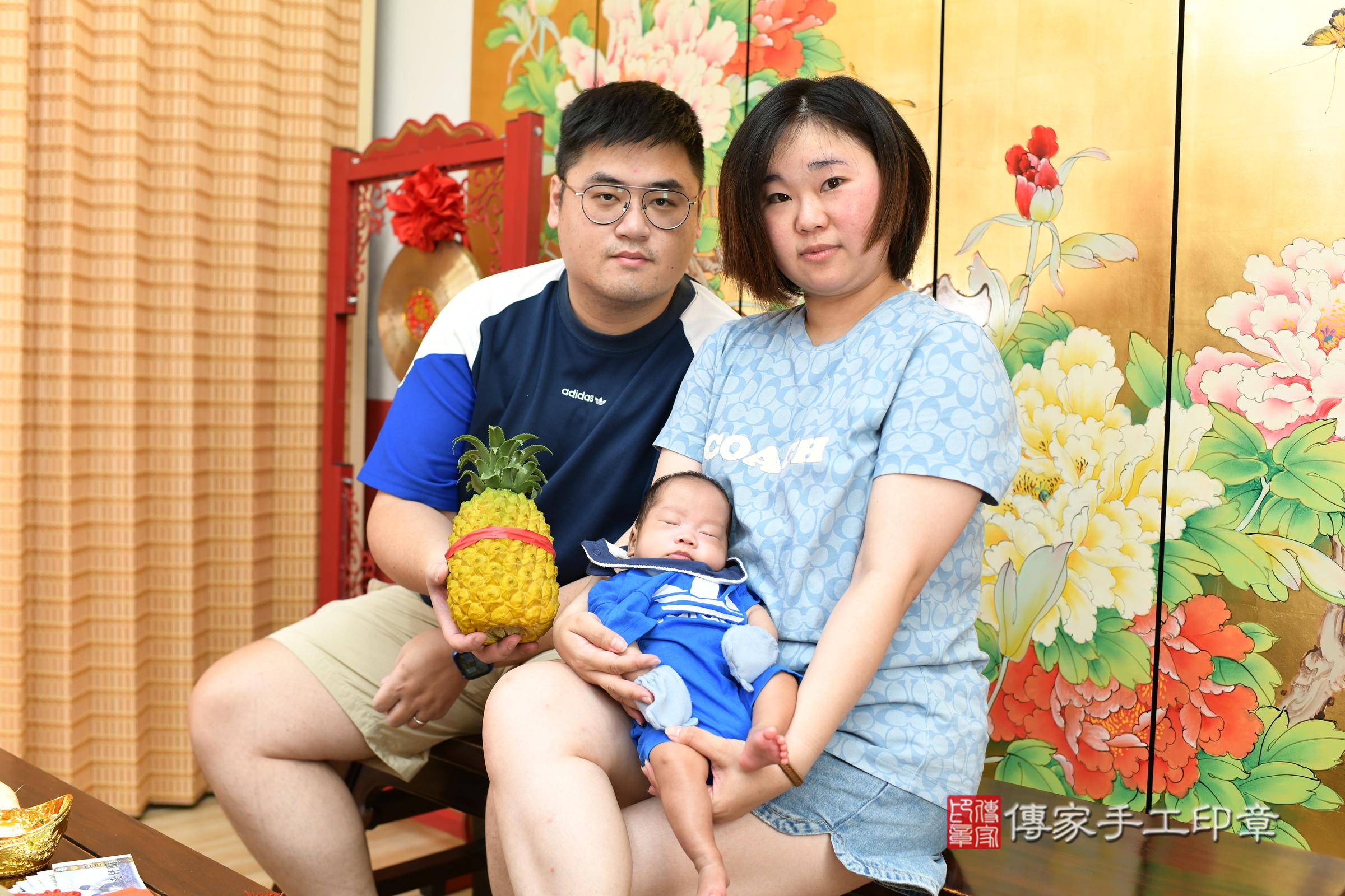 小睿寶寶(台北市大同區嬰兒寶寶滿月剃頭理髮、嬰兒剃胎毛儀式吉祥話)。中國風會場，爸媽寶貝穿「日中韓」古裝禮服。專業拍照、證書。★購買「臍帶章、肚臍章、胎毛筆刷印章」贈送：剃頭、收涎、抓周，三選一。2024.6.16，照片11