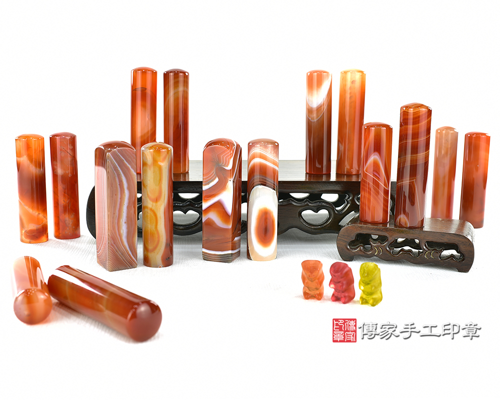 傳家手工印章實際成品:巴西天珠紅瑪瑙:印章大合照 傳家手工印章實際成品:巴西天珠紅瑪瑙:印章大合照
