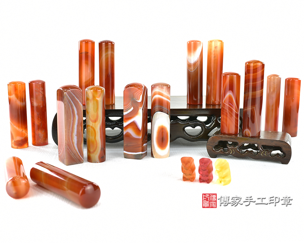 傳家手工印章實際成品:巴西天珠紅瑪瑙:印章大合照 傳家手工印章實際成品:巴西天珠紅瑪瑙:印章大合照
