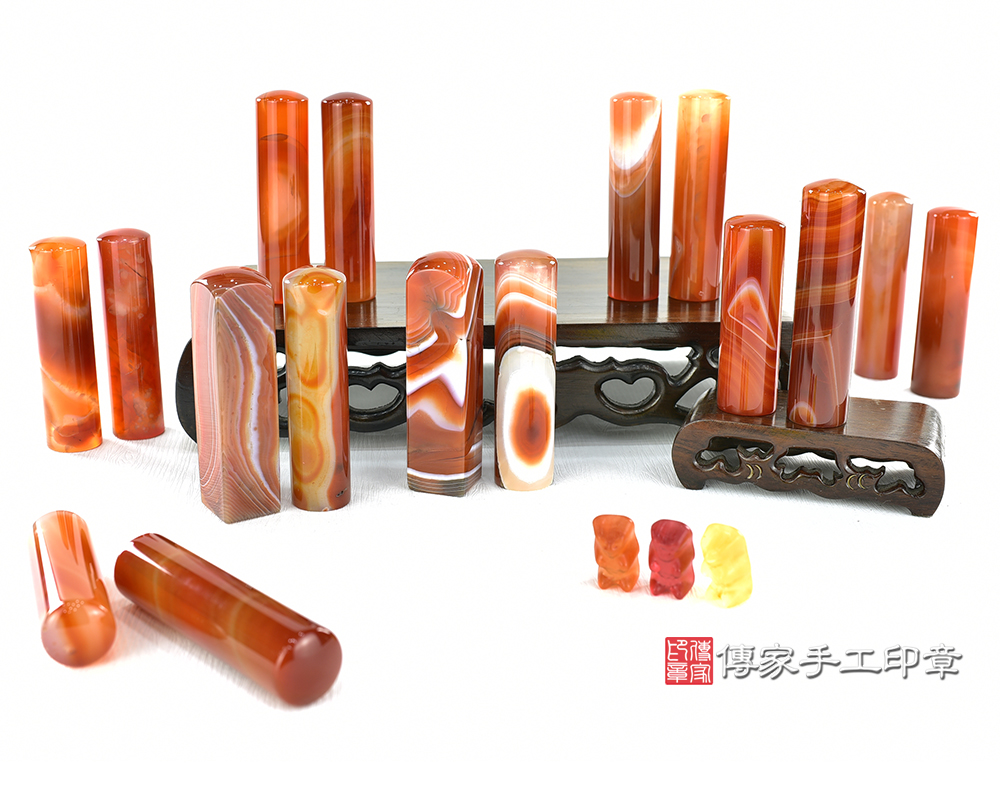 傳家手工印章實際成品:巴西天珠紅瑪瑙:印章大合照 傳家手工印章實際成品:巴西天珠紅瑪瑙:印章大合照