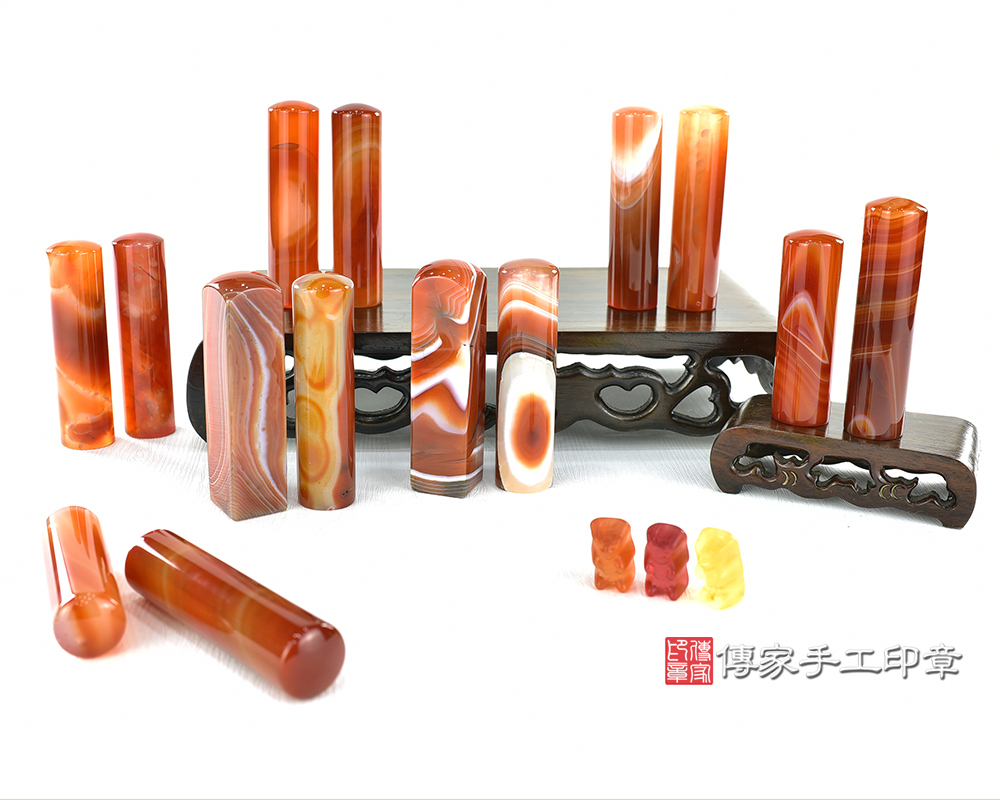 傳家手工印章實際成品:巴西天珠紅瑪瑙:印章大合照 傳家手工印章實際成品:巴西天珠紅瑪瑙:印章大合照