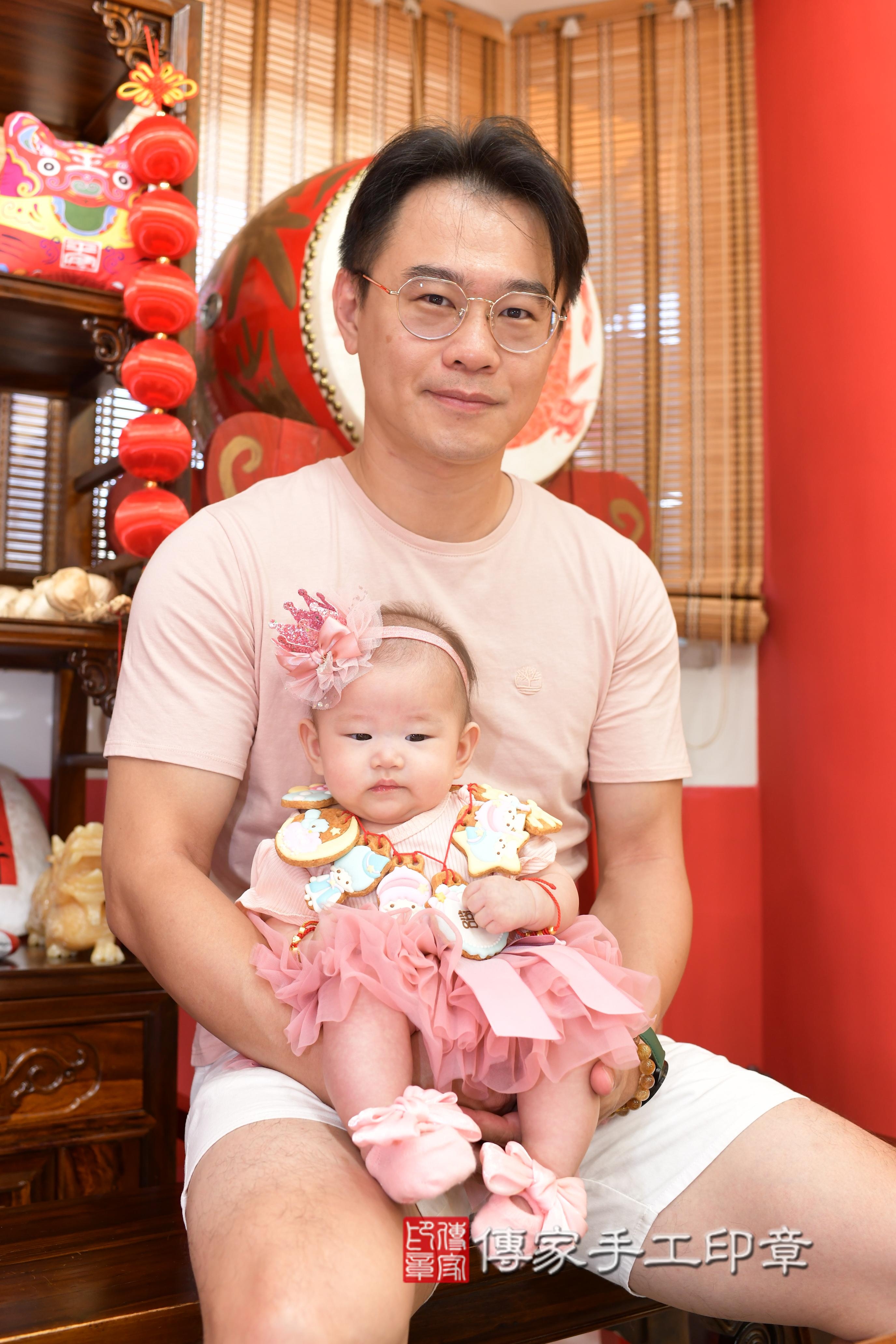 傳家手工印章高雄店、抓周、度脺、中國風會場、傳家嬰兒古禮、吉祥話、抓周道具物品24種、拍照。抓周證書。寶寶抓周、滿周歲、生日快樂、祝福