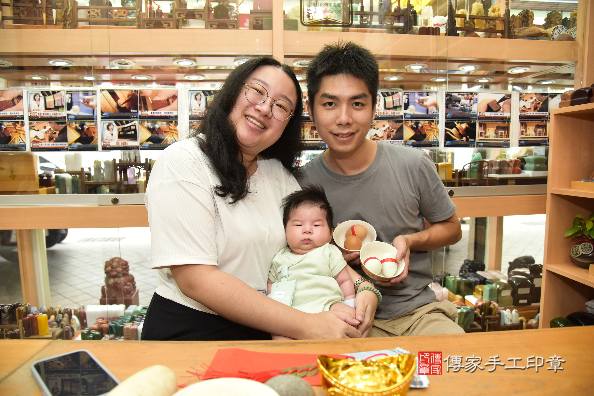 小濬寶寶(新北市永和區嬰兒寶寶滿月剃頭理髮、嬰兒剃胎毛儀式吉祥話)。中國風會場，爸媽寶貝穿「日中韓」古裝禮服。專業拍照、證書。★購買「臍帶章、肚臍章、胎毛筆刷印章」贈送：剃頭、收涎、抓周，三選一。2024.7.20，照片4
