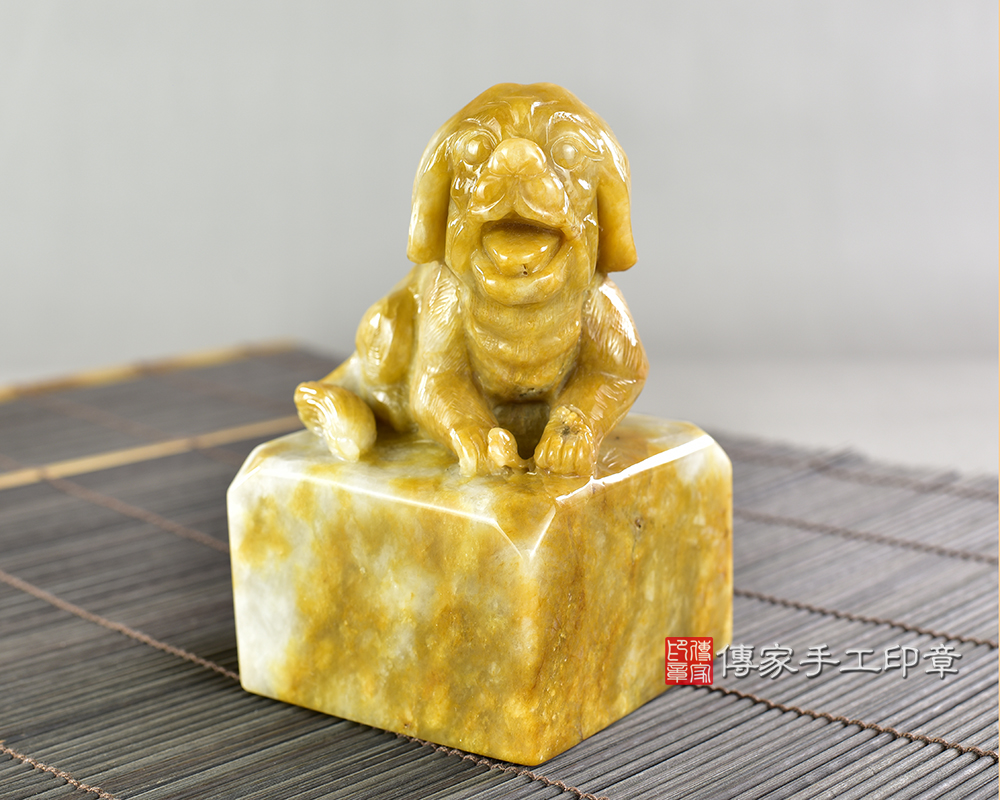 頂級新疆黃玉精雕來福狗:廟章、神明印章、大印章 頂級新疆黃玉精雕來福狗:廟章、神明印章、大印章