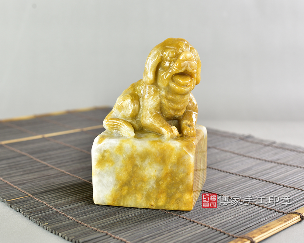 頂級新疆黃玉精雕來福狗:廟章、神明印章、大印章 頂級新疆黃玉精雕來福狗:廟章、神明印章、大印章