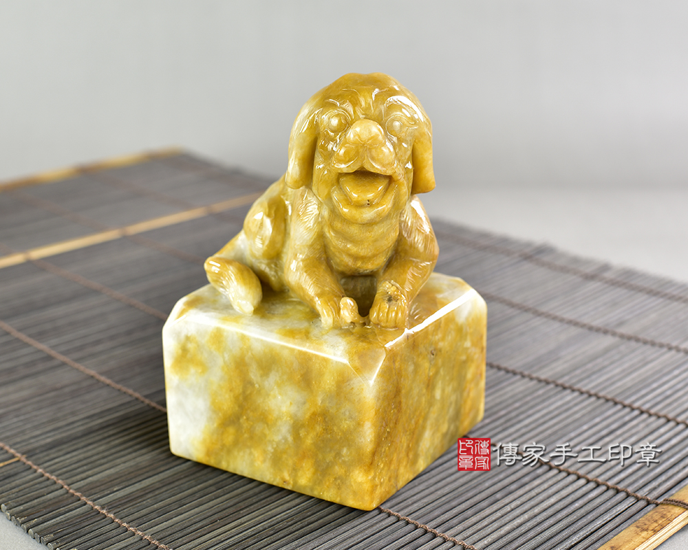 頂級新疆黃玉精雕來福狗:廟章、神明印章、大印章 頂級新疆黃玉精雕來福狗:廟章、神明印章、大印章