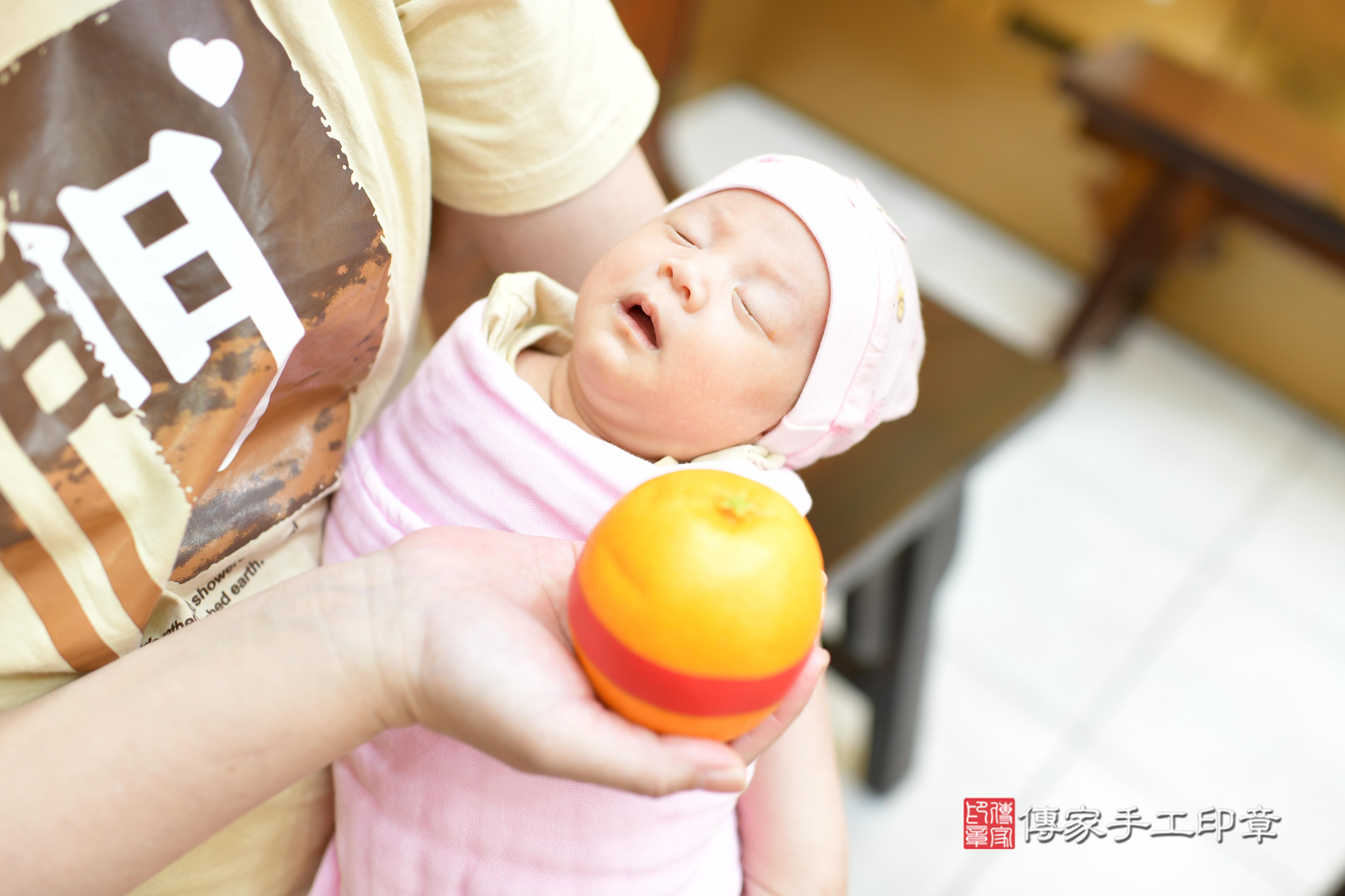傳家手工印章台南店、抓周、度脺、中國風會場、傳家嬰兒古禮、吉祥話、抓周道具物品24種、拍照。抓周證書。寶寶抓周、滿周歲、生日快樂、祝福