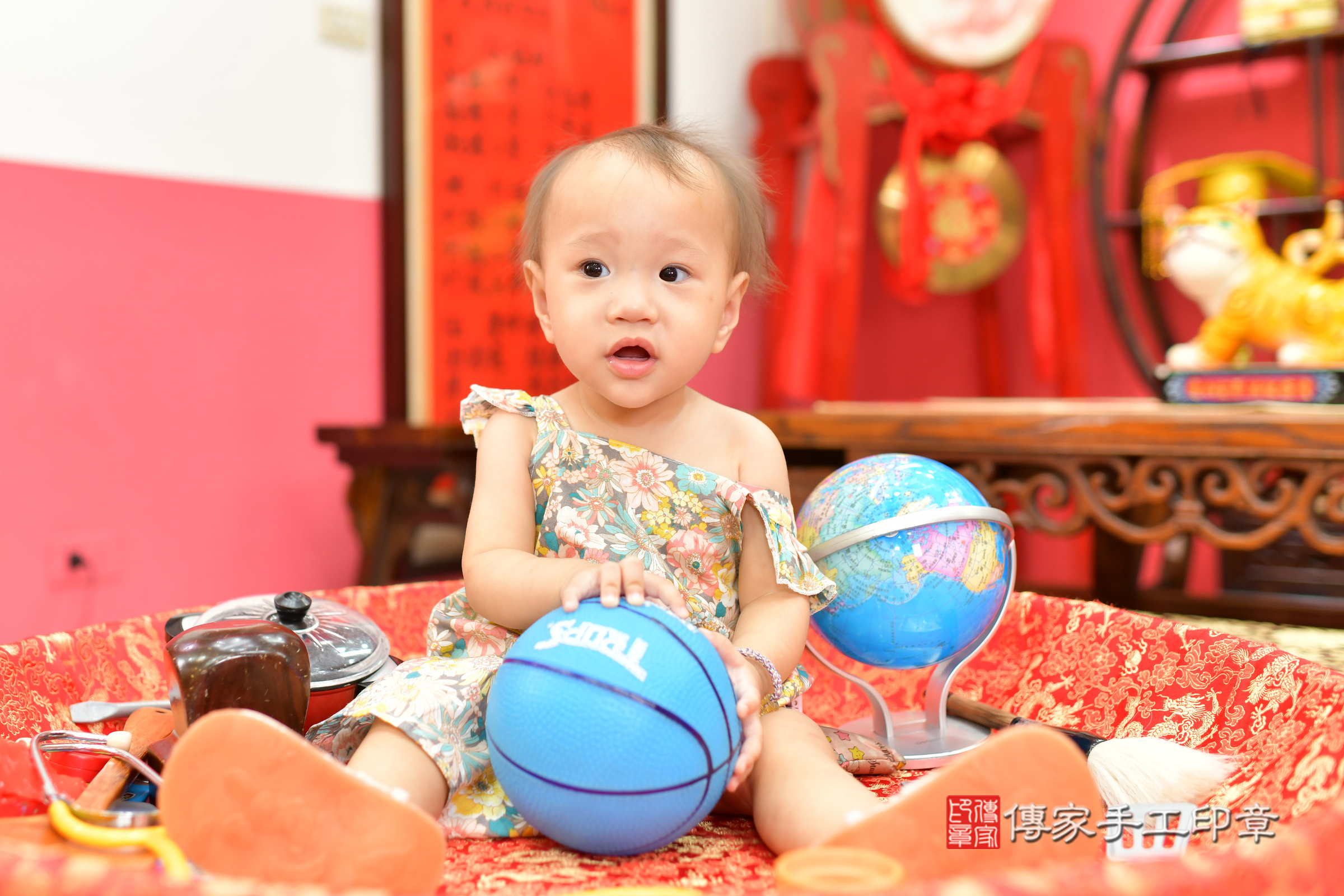台中市北區小如寶寶抓周推薦：傳家台中店抓周度脺中國風會場，嬰兒古禮抓周流程儀式吉祥話、抓周道具物品24種、拍照。抓周證書。2024.8.16，照片8