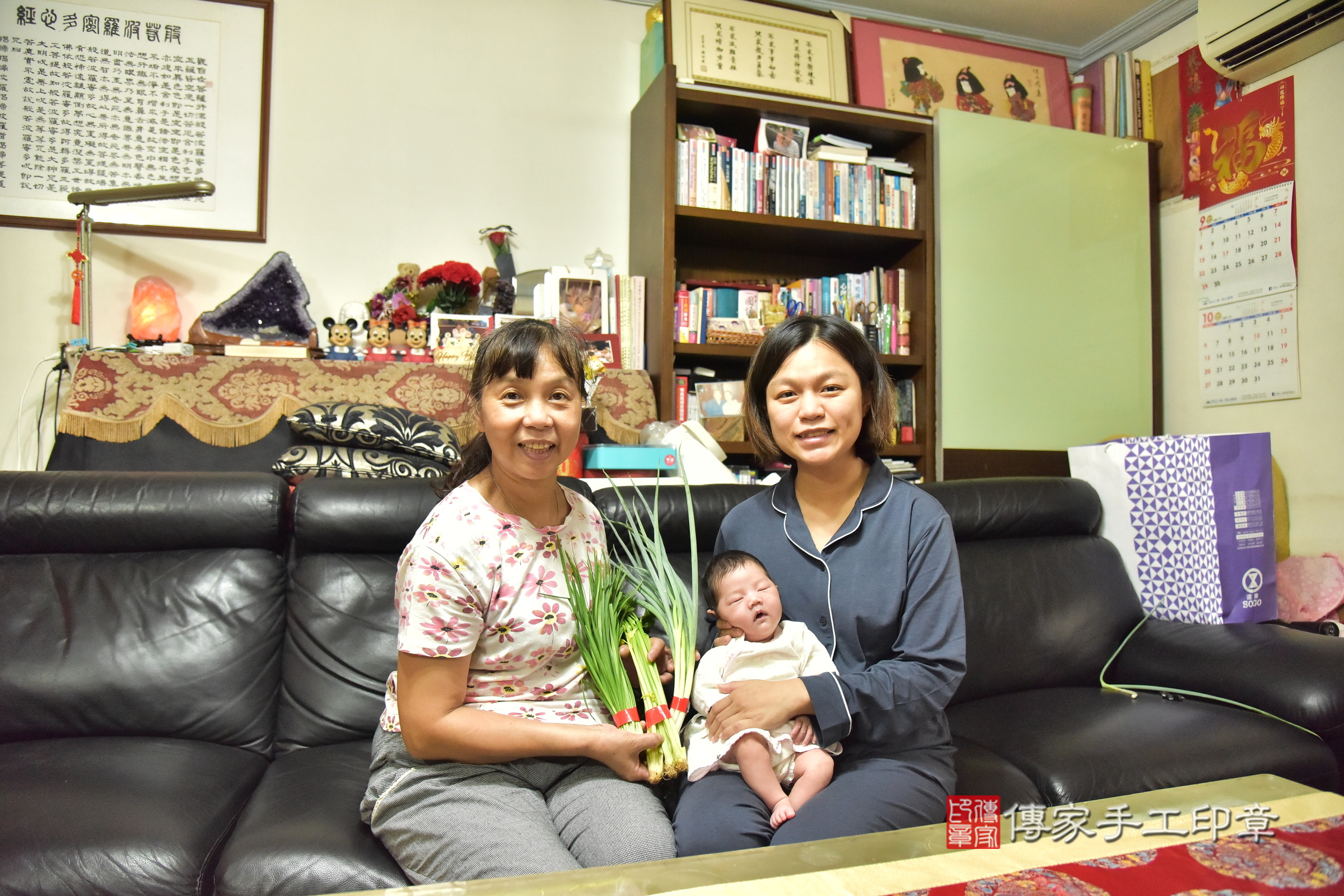 小夢寶寶(新北市中和區到府嬰兒小夢寶寶滿月剃頭理髮、到府嬰兒剃胎毛儀式吉祥話)。到府剃頭剃胎毛主持、專業拍照、證書。★購買「臍帶章、肚臍章、胎毛筆刷印章」贈送：剃頭、收涎、抓周，三選一。2024.9.13，照片6