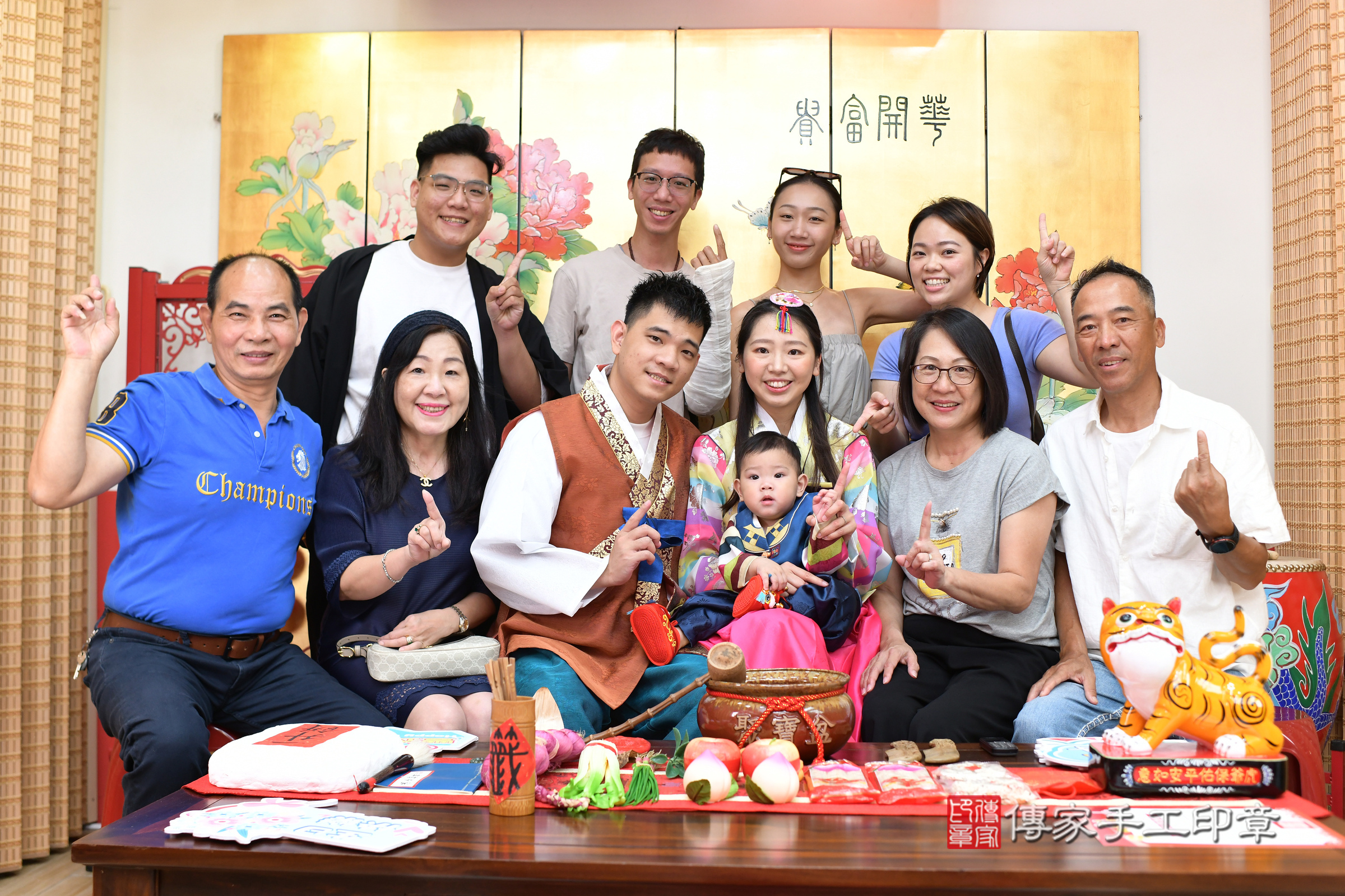 台北市大同區稀稀寶寶抓周推薦：傳家台北店抓周度脺中國風會場，嬰兒古禮抓周流程儀式吉祥話、抓周道具物品24種、拍照。抓周證書。2024.8.3，照片26