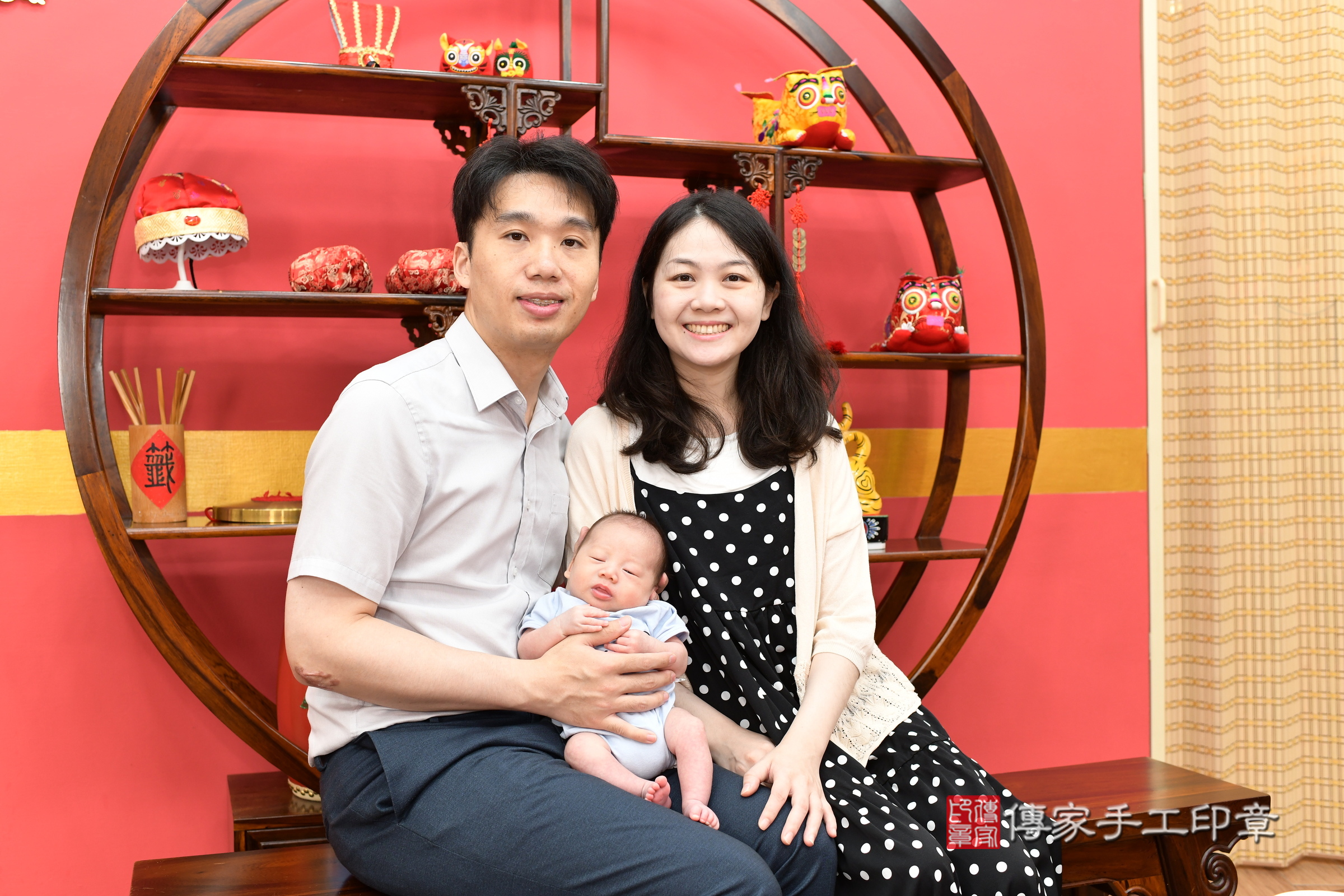 恩恩寶寶(新北市永和區嬰兒寶寶滿月剃頭理髮、嬰兒剃胎毛儀式吉祥話)。中國風會場，爸媽寶貝穿「日中韓」古裝禮服。專業拍照、證書。★購買「臍帶章、肚臍章、胎毛筆刷印章」贈送：剃頭、收涎、抓周，三選一。2024.10.9，照片4