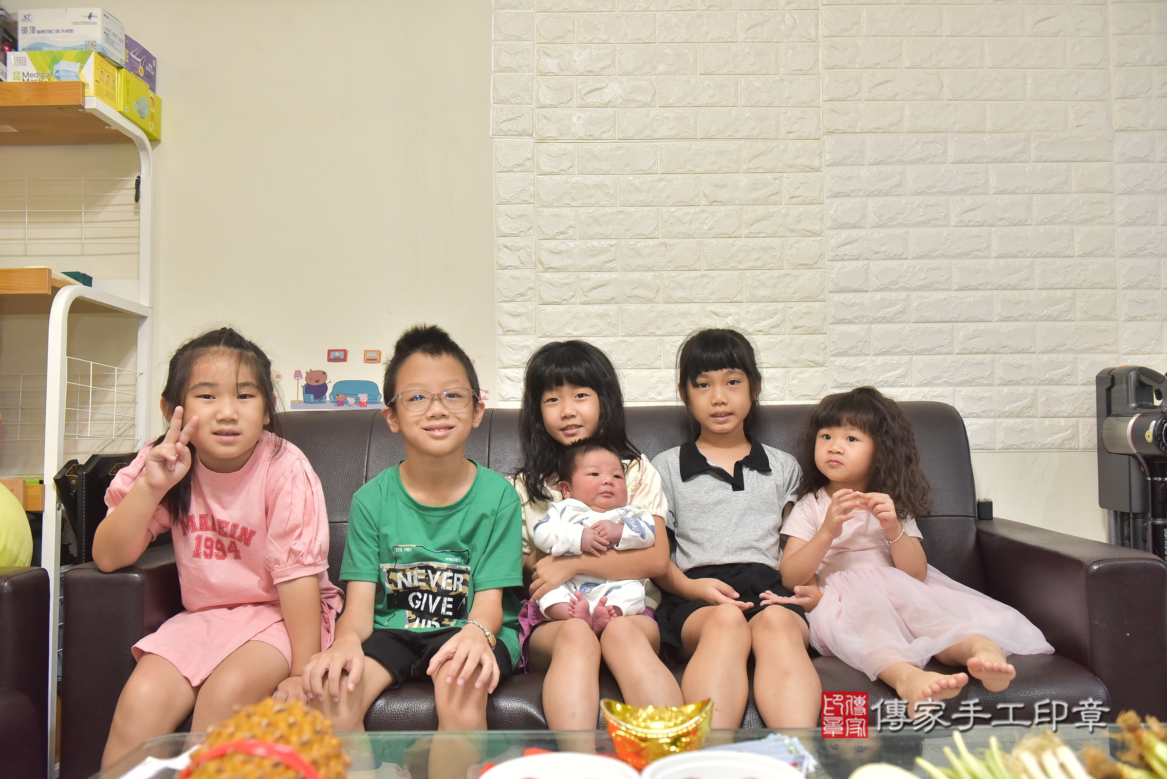 小宸寶寶(台中市南屯區到府嬰兒小宸寶寶滿月剃頭理髮、到府嬰兒剃胎毛儀式吉祥話)。到府剃頭剃胎毛主持、專業拍照、證書。★購買「臍帶章、肚臍章、胎毛筆刷印章」贈送：剃頭、收涎、抓周，三選一。2024.9.28，照片5