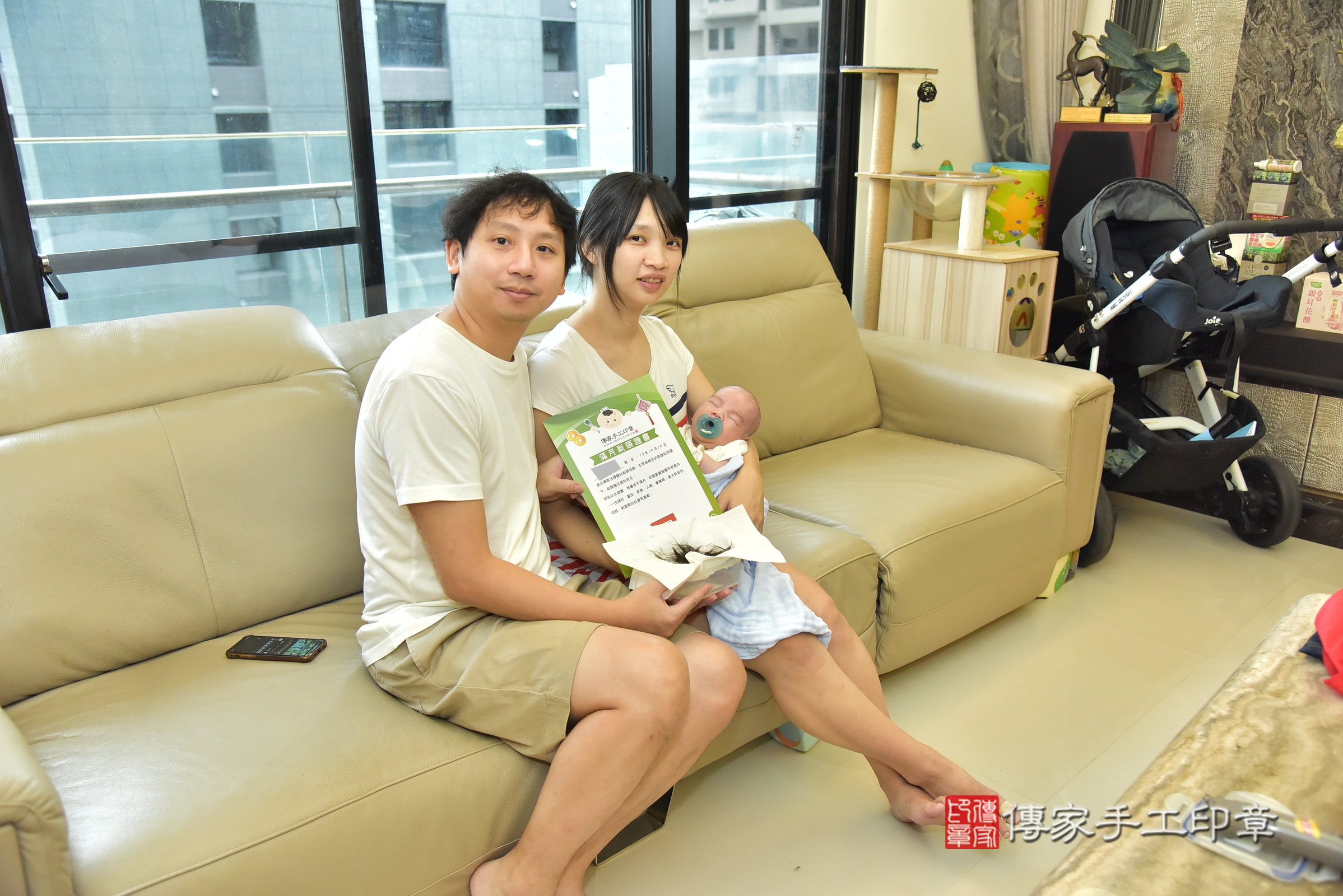 小維寶寶(新北市新莊區到府嬰兒小維寶寶滿月剃頭理髮、到府嬰兒剃胎毛儀式吉祥話)。到府剃頭剃胎毛主持、專業拍照、證書。★購買「臍帶章、肚臍章、胎毛筆刷印章」贈送：剃頭、收涎、抓周，三選一。2024.10.13，照片22