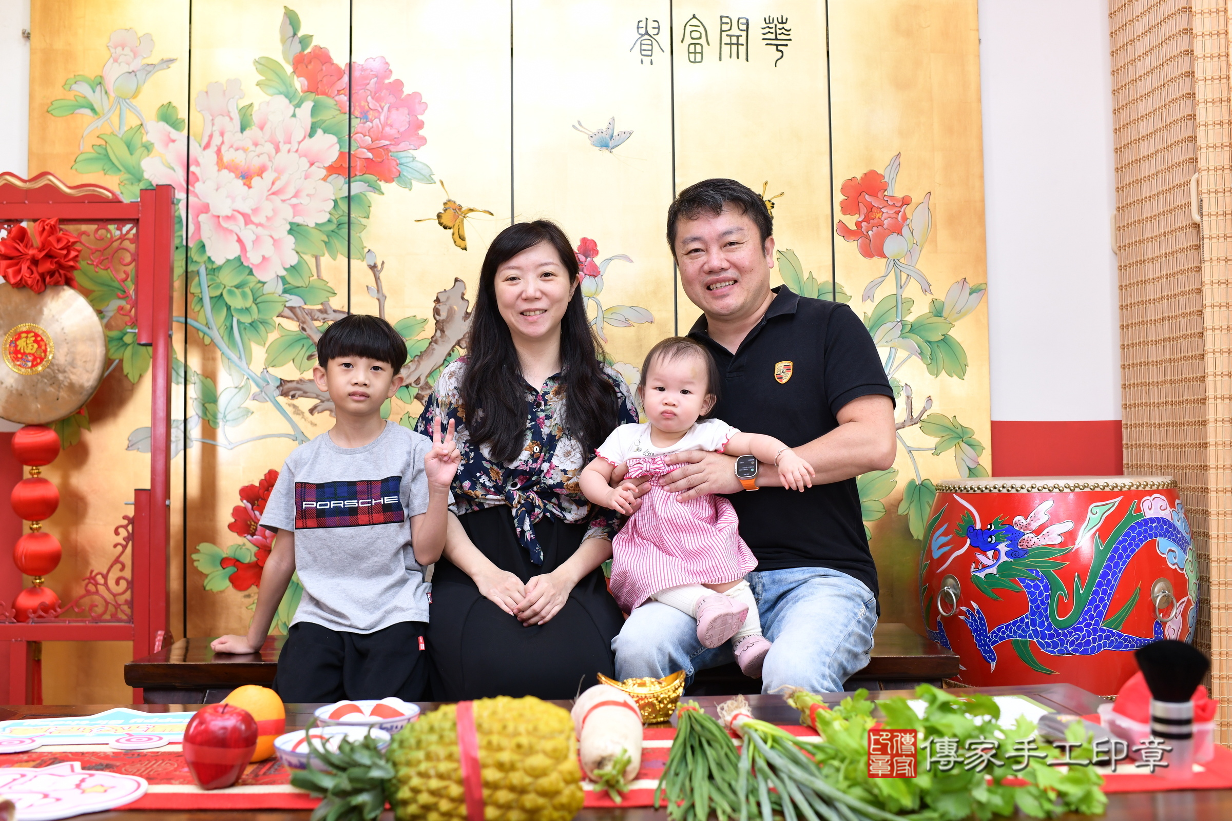 蓁蓁寶寶(台北市大同區嬰兒寶寶滿月剃頭理髮、嬰兒剃胎毛儀式吉祥話)。中國風會場，爸媽寶貝穿「日中韓」古裝禮服。專業拍照、證書。★購買「臍帶章、肚臍章、胎毛筆刷印章」贈送：剃頭、收涎、抓周，三選一。2024.11.9，照片5