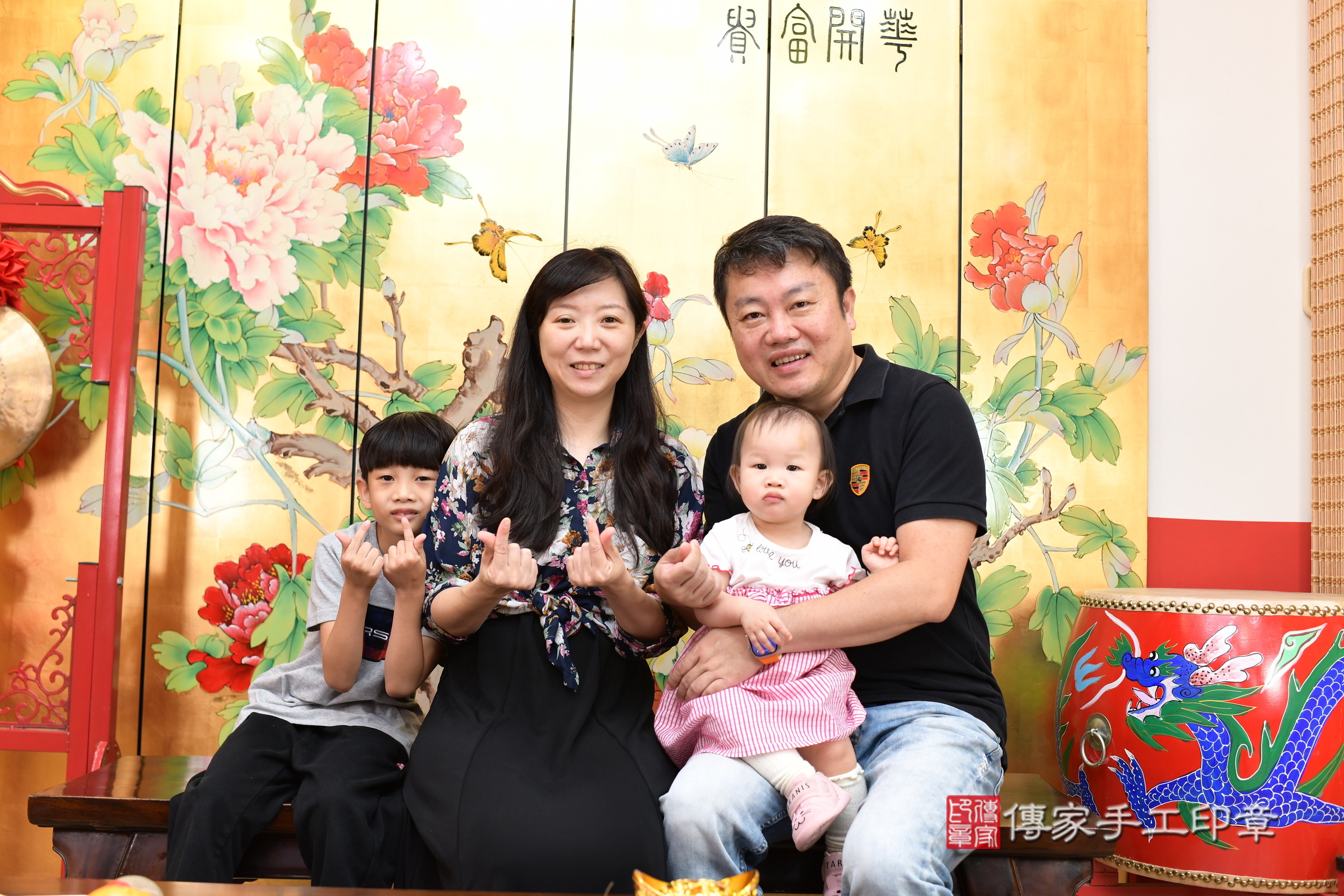 蓁蓁寶寶(台北市大同區嬰兒寶寶滿月剃頭理髮、嬰兒剃胎毛儀式吉祥話)。中國風會場，爸媽寶貝穿「日中韓」古裝禮服。專業拍照、證書。★購買「臍帶章、肚臍章、胎毛筆刷印章」贈送：剃頭、收涎、抓周，三選一。2024.11.9，照片4