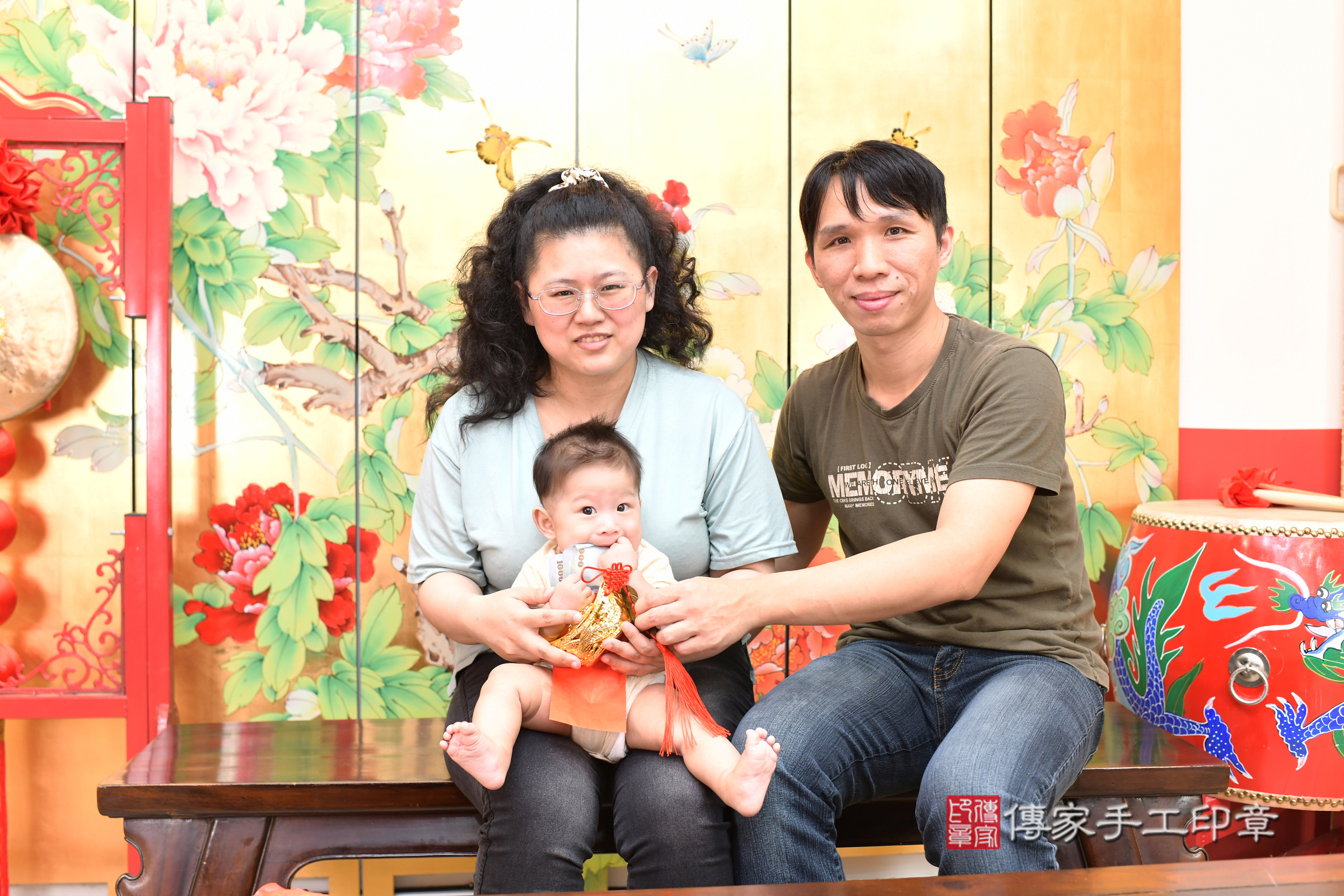 彥彥寶寶(台北市大同區嬰兒寶寶滿月剃頭理髮、嬰兒剃胎毛儀式吉祥話)。中國風會場，爸媽寶貝穿「日中韓」古裝禮服。專業拍照、證書。★購買「臍帶章、肚臍章、胎毛筆刷印章」贈送：剃頭、收涎、抓周，三選一。2024.11.21，照片11