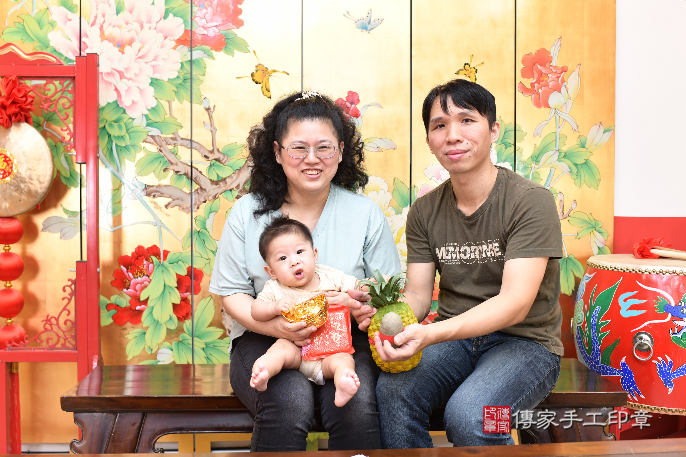 彥彥寶寶(台北市大同區嬰兒寶寶滿月剃頭理髮、嬰兒剃胎毛儀式吉祥話)。中國風會場，爸媽寶貝穿「日中韓」古裝禮服。專業拍照、證書。★購買「臍帶章、肚臍章、胎毛筆刷印章」贈送：剃頭、收涎、抓周，三選一。2024.11.21，照片8